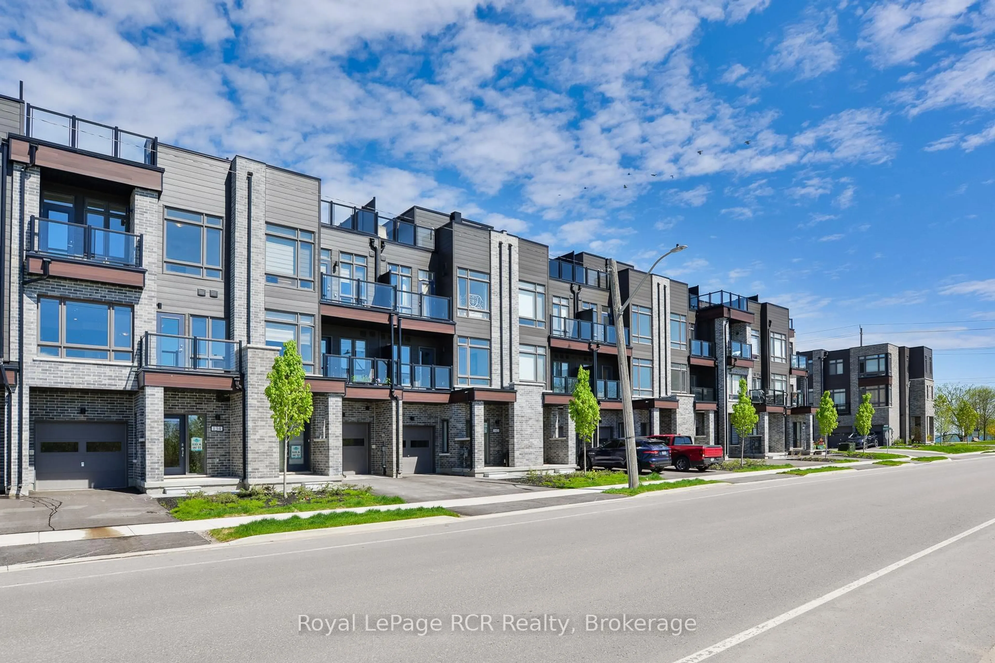 Patio, unknown for 150 Elgin St, Orillia Ontario L3V 8P7