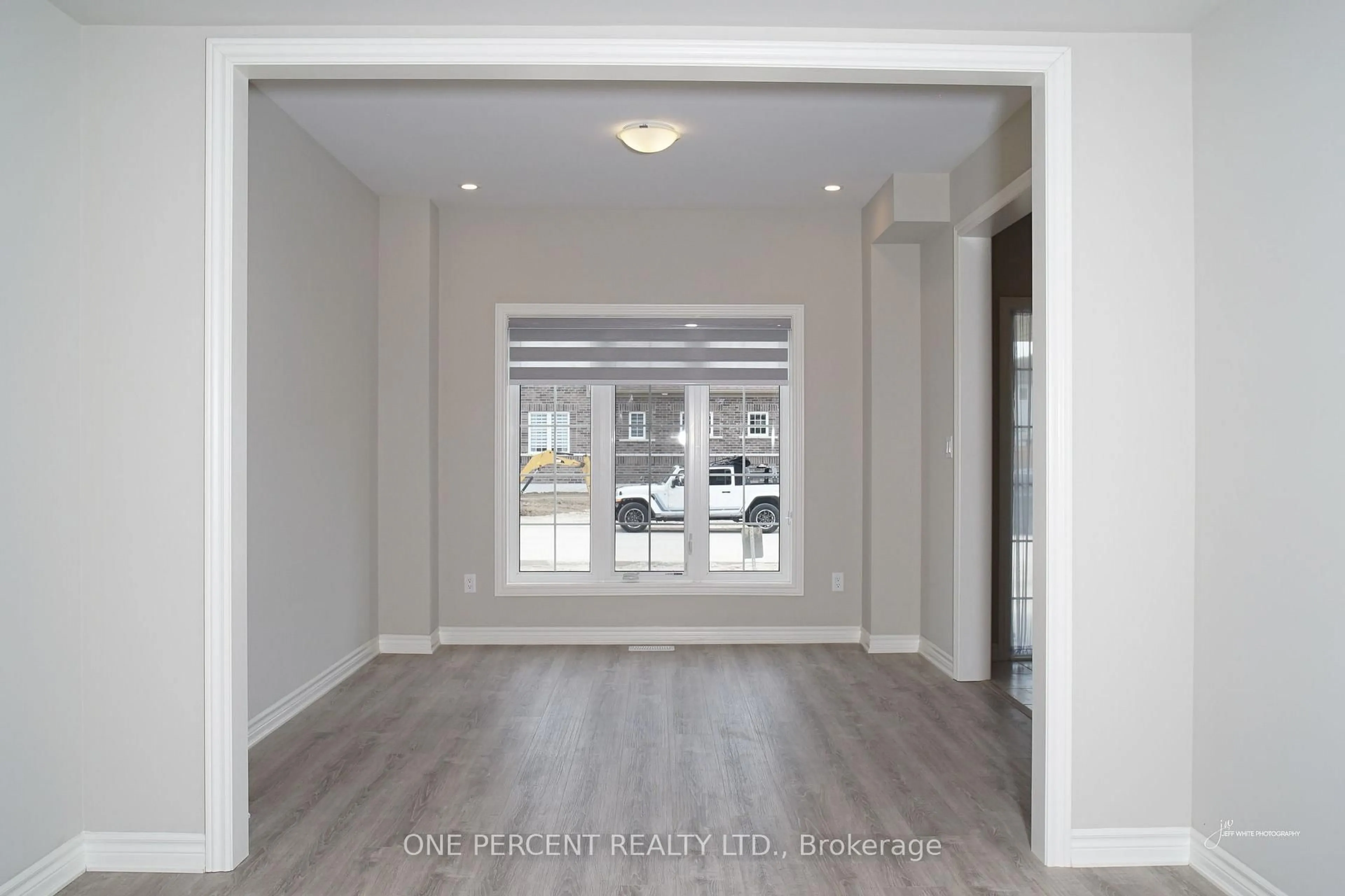Indoor entryway for 242 Springfield Cres, Clearview Ontario L0M 1S0