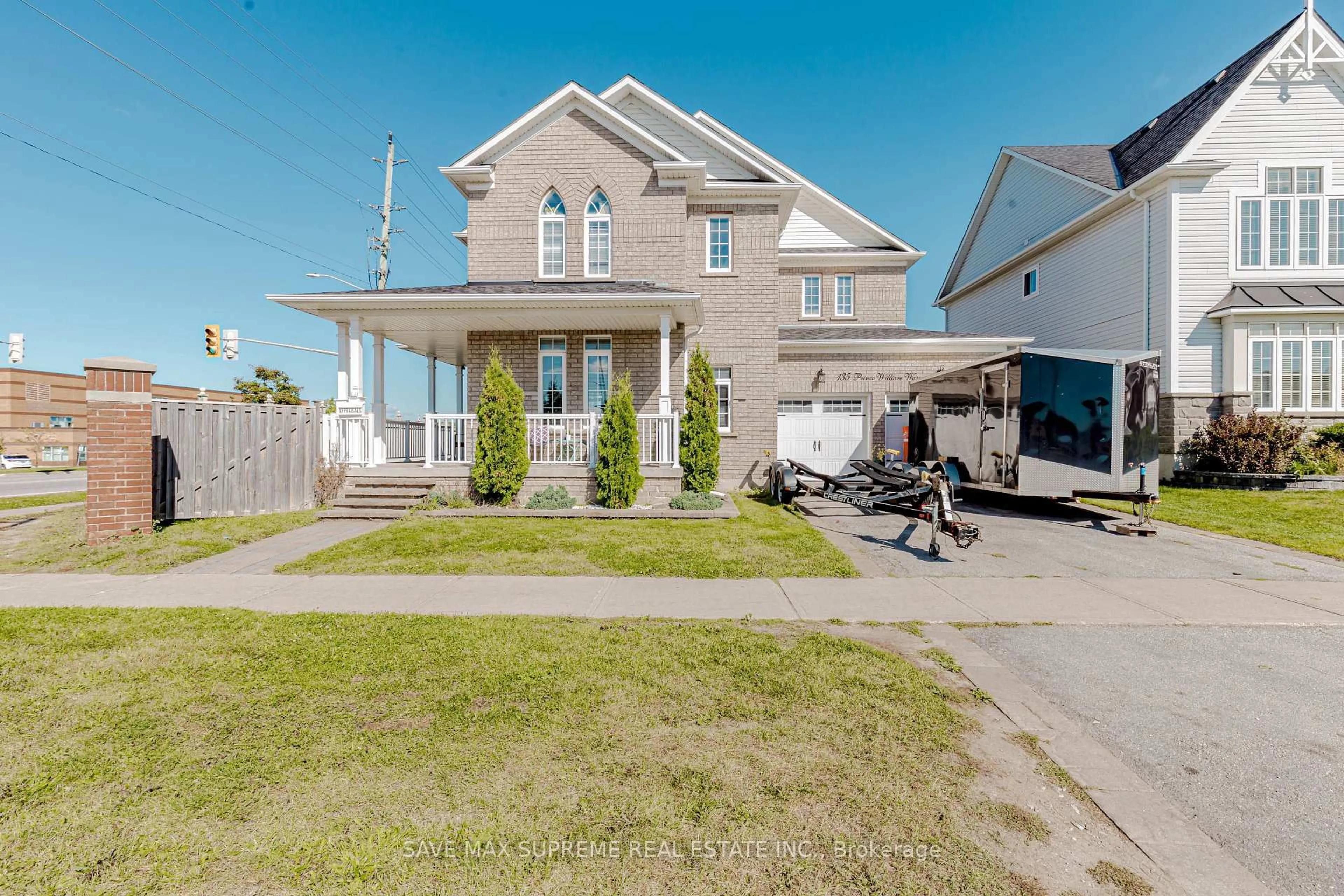 A pic from outside/outdoor area/front of a property/back of a property/a pic from drone, street for 135 Prince William Way, Barrie Ontario L4M 7H6
