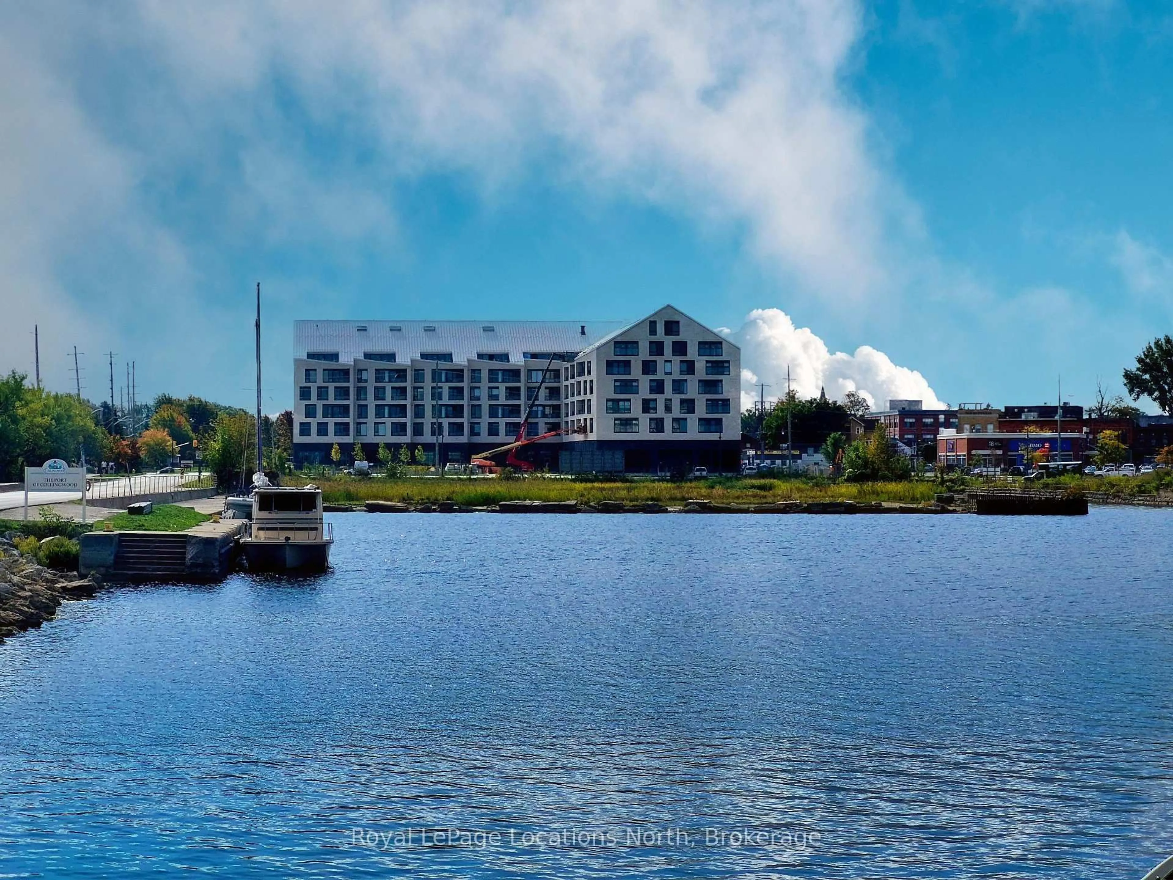 Blurry image for 31 Huron St #322, Collingwood Ontario L9Y 5T7