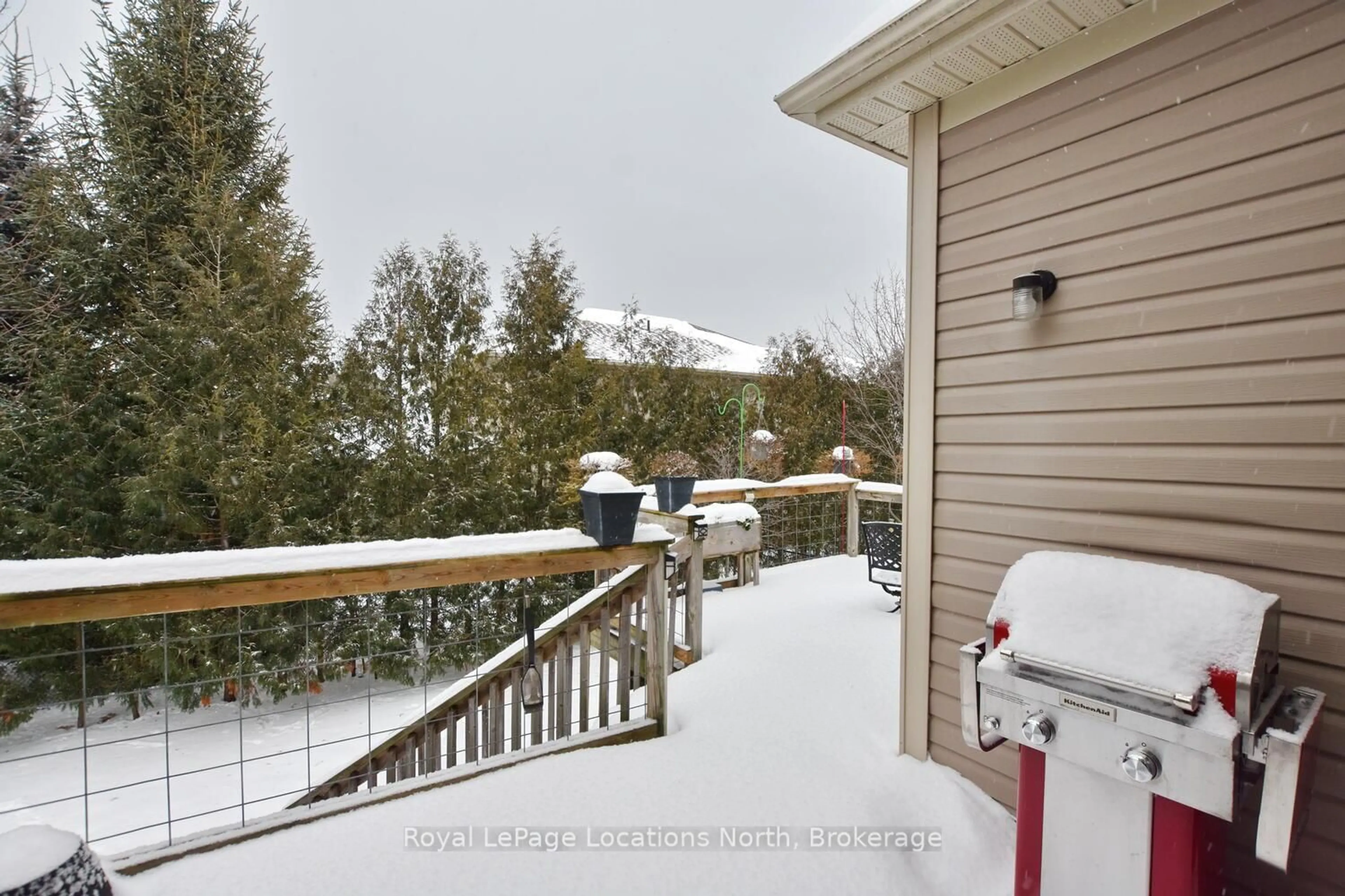 Patio, mountain view for 17 Waterview Rd, Wasaga Beach Ontario L9Z 0E9