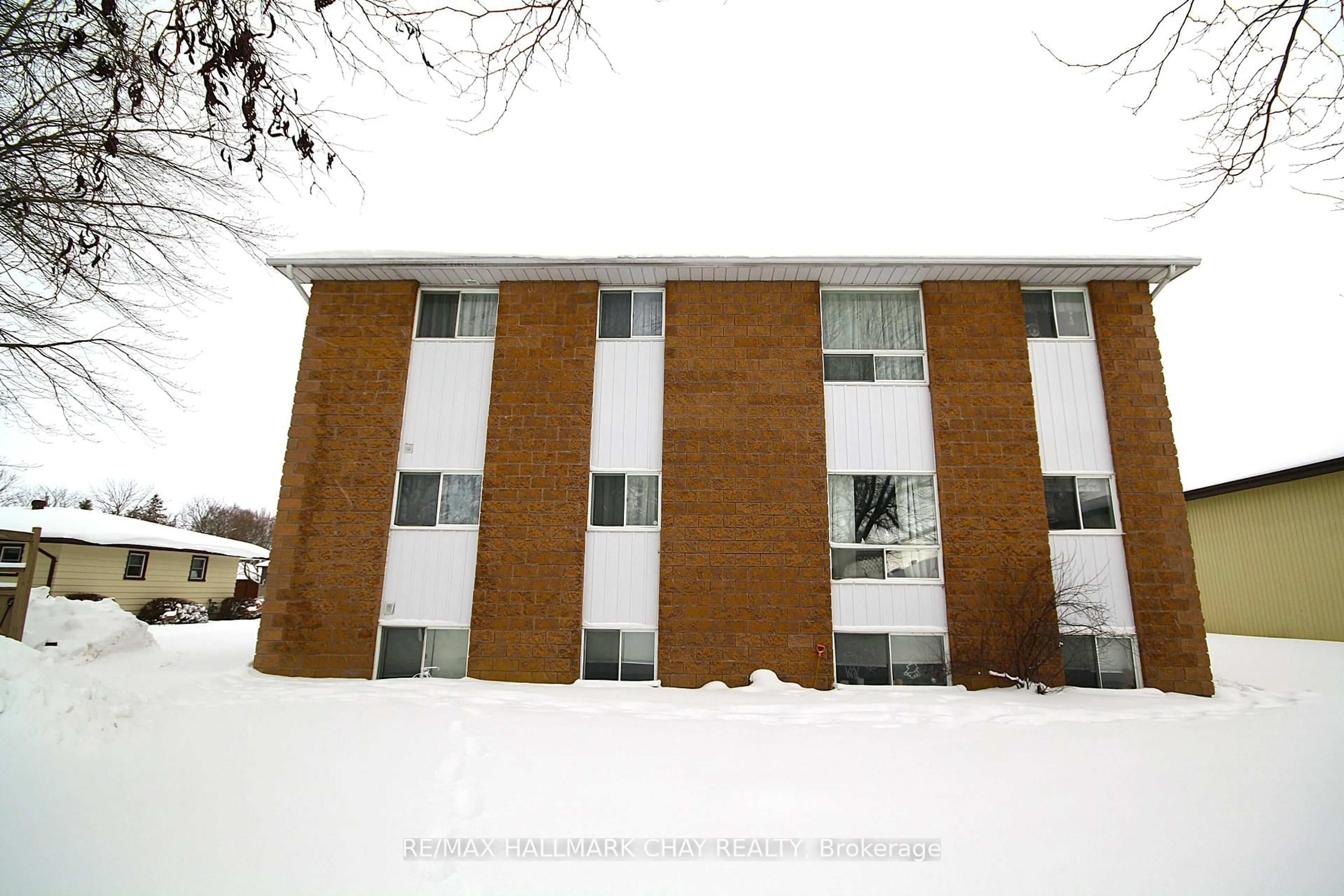 Patio, building for 12 SHAW St, Springwater Ontario L0L 1P0