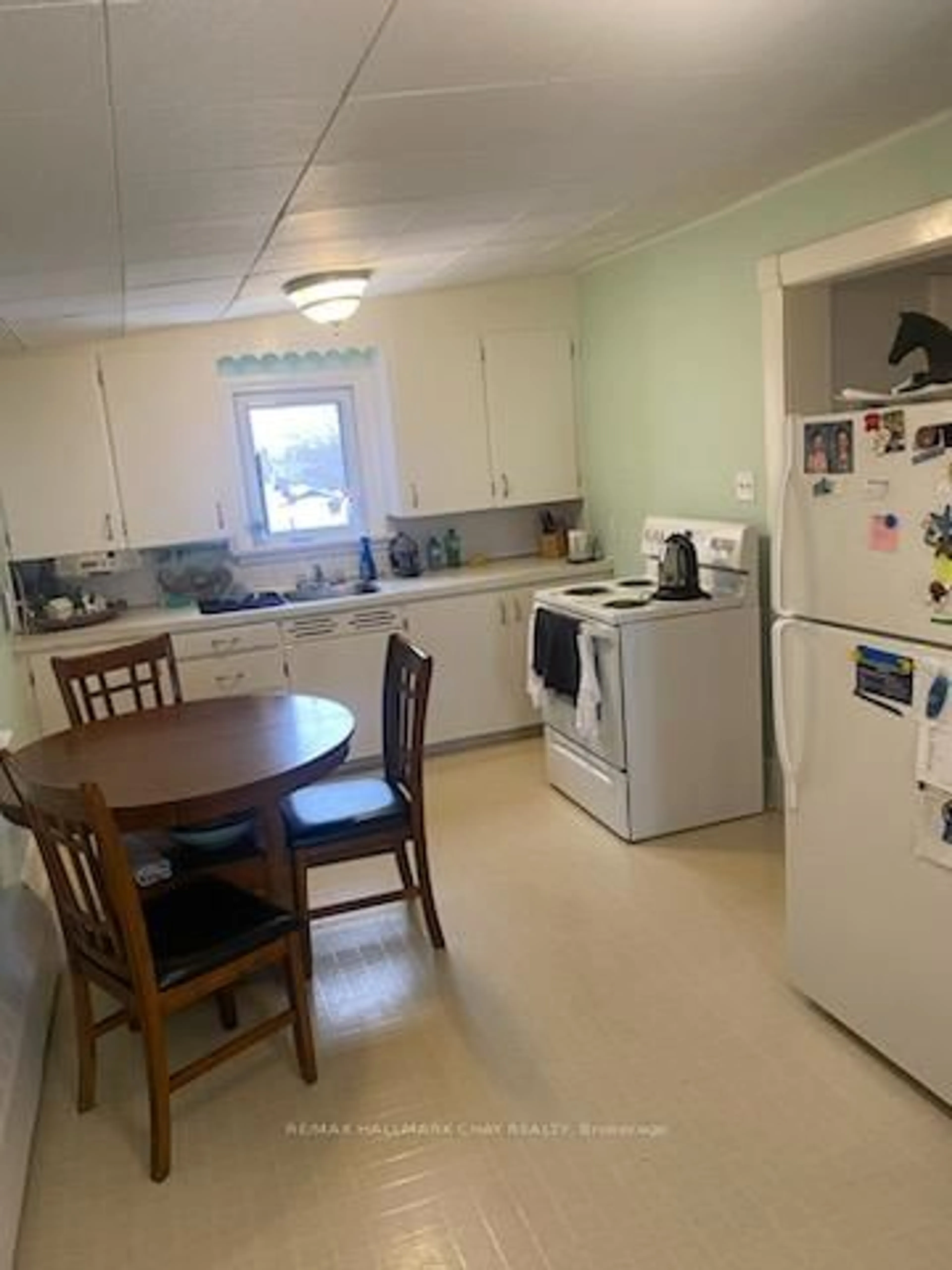 Standard kitchen, unknown for 12 SHAW St, Springwater Ontario L0L 1P0