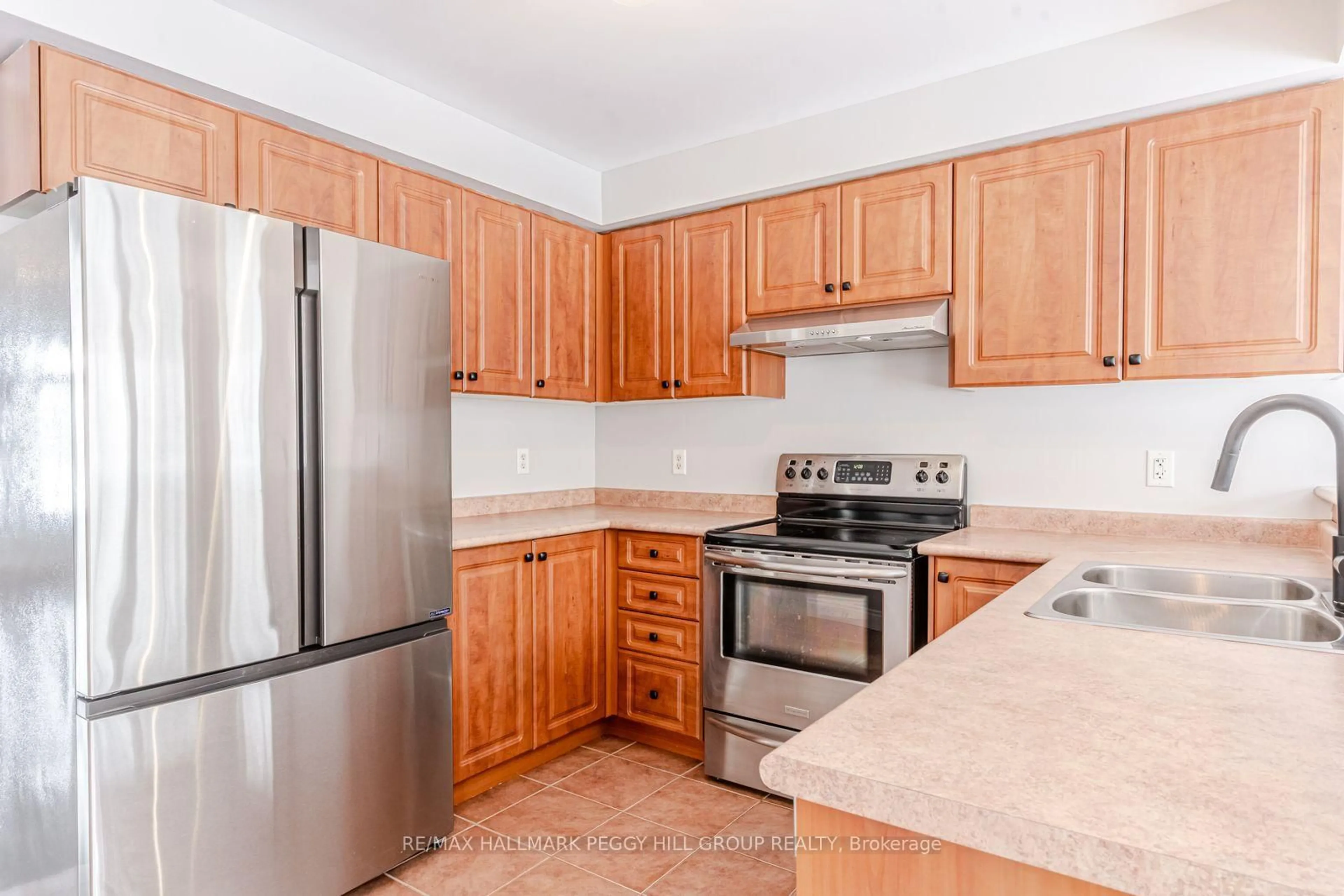 Standard kitchen, unknown for 81 Sproule Dr, Barrie Ontario L4N 0X5