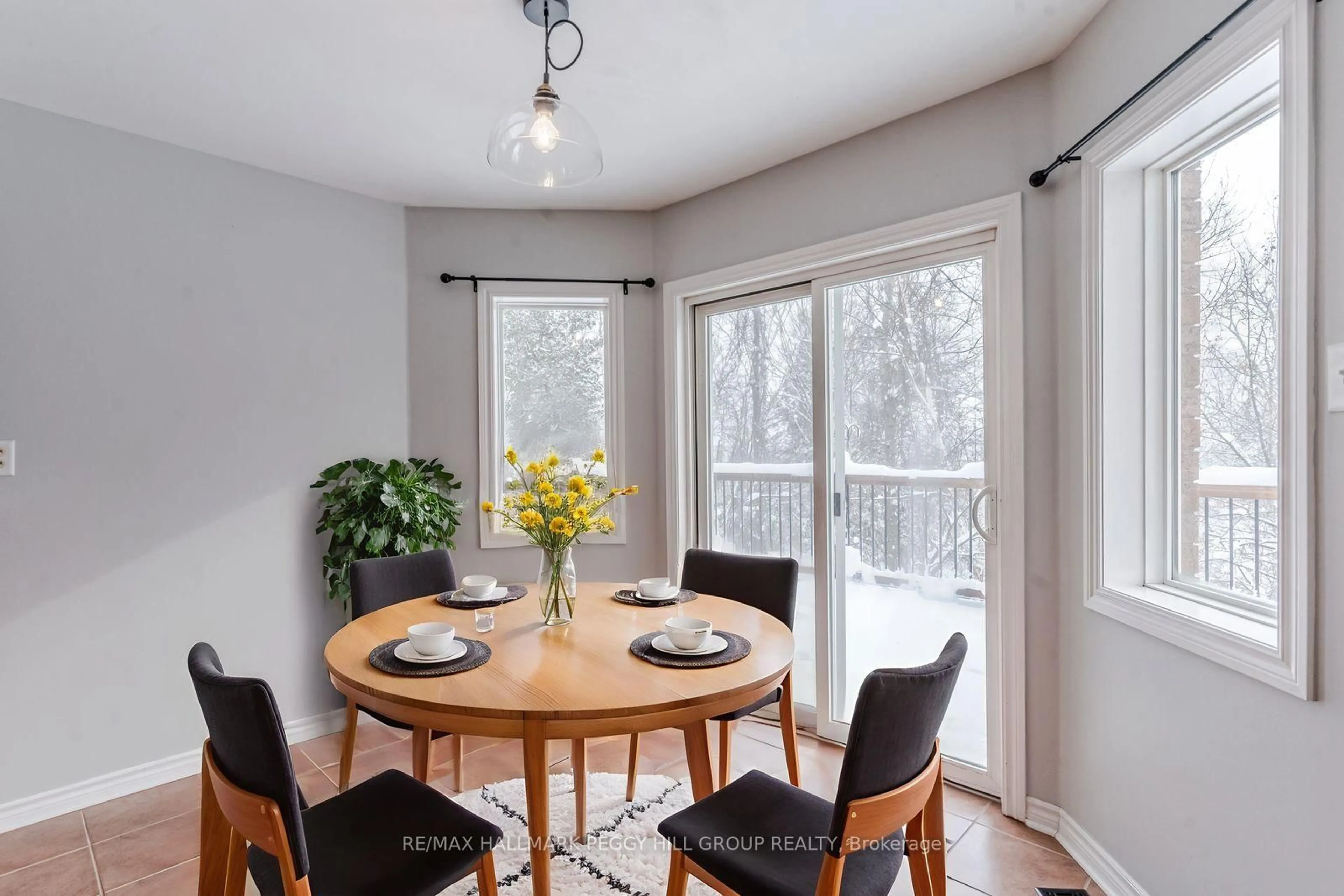Dining room, wood/laminate floor for 81 Sproule Dr, Barrie Ontario L4N 0X5