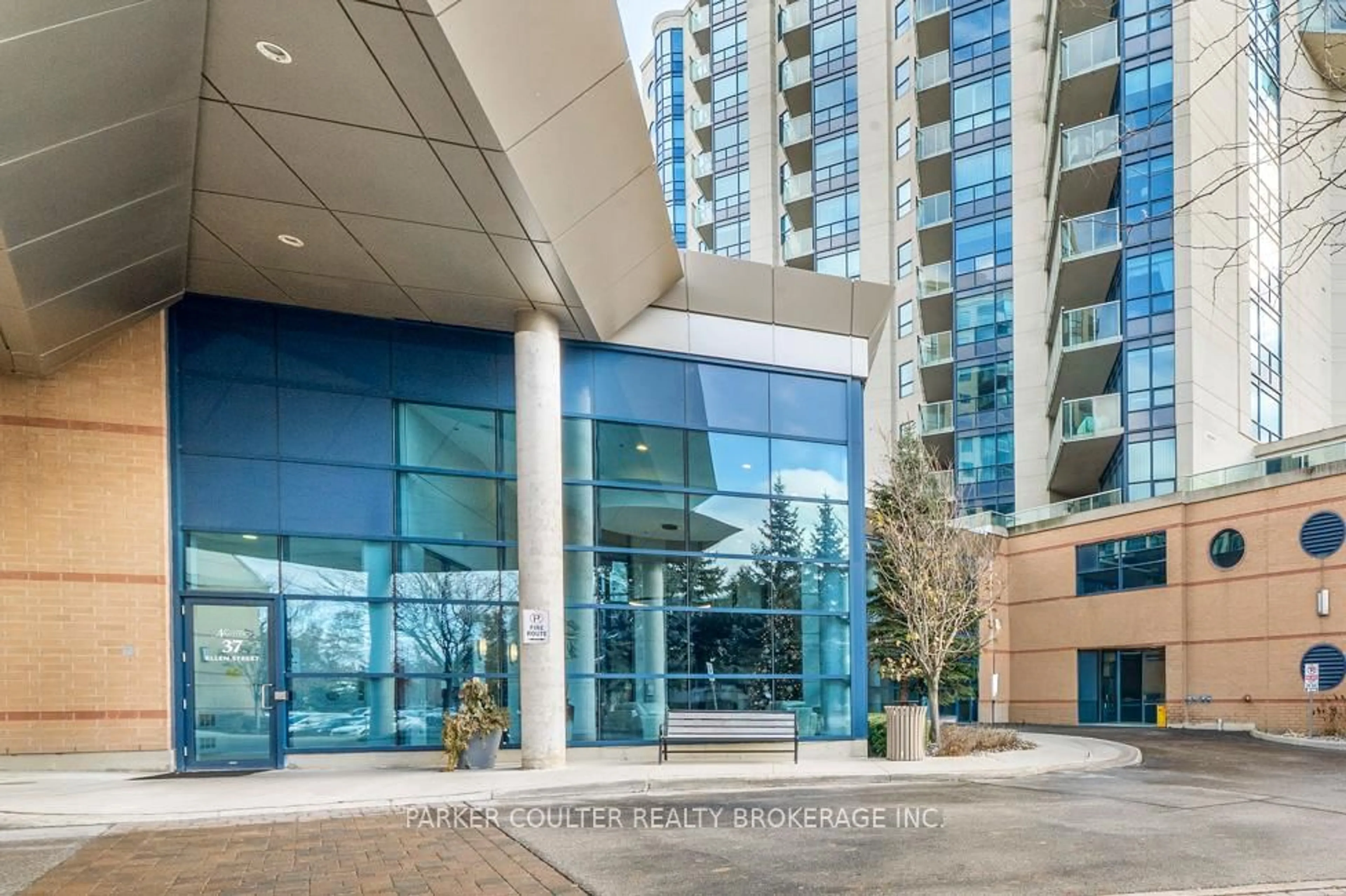 Indoor foyer for 37 Ellen St #707, Barrie Ontario L4N 6G2