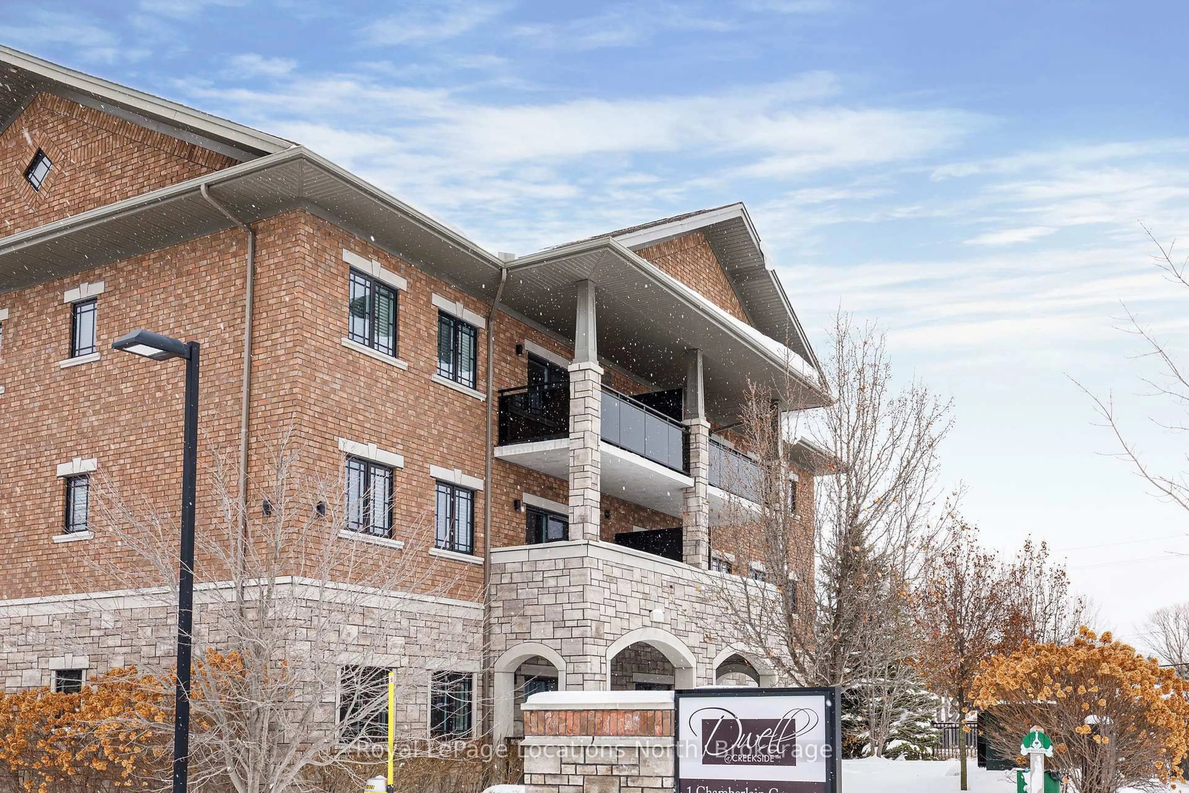 Unknown for 1 Chamberlain Cres #303, Collingwood Ontario L9Y 0X7