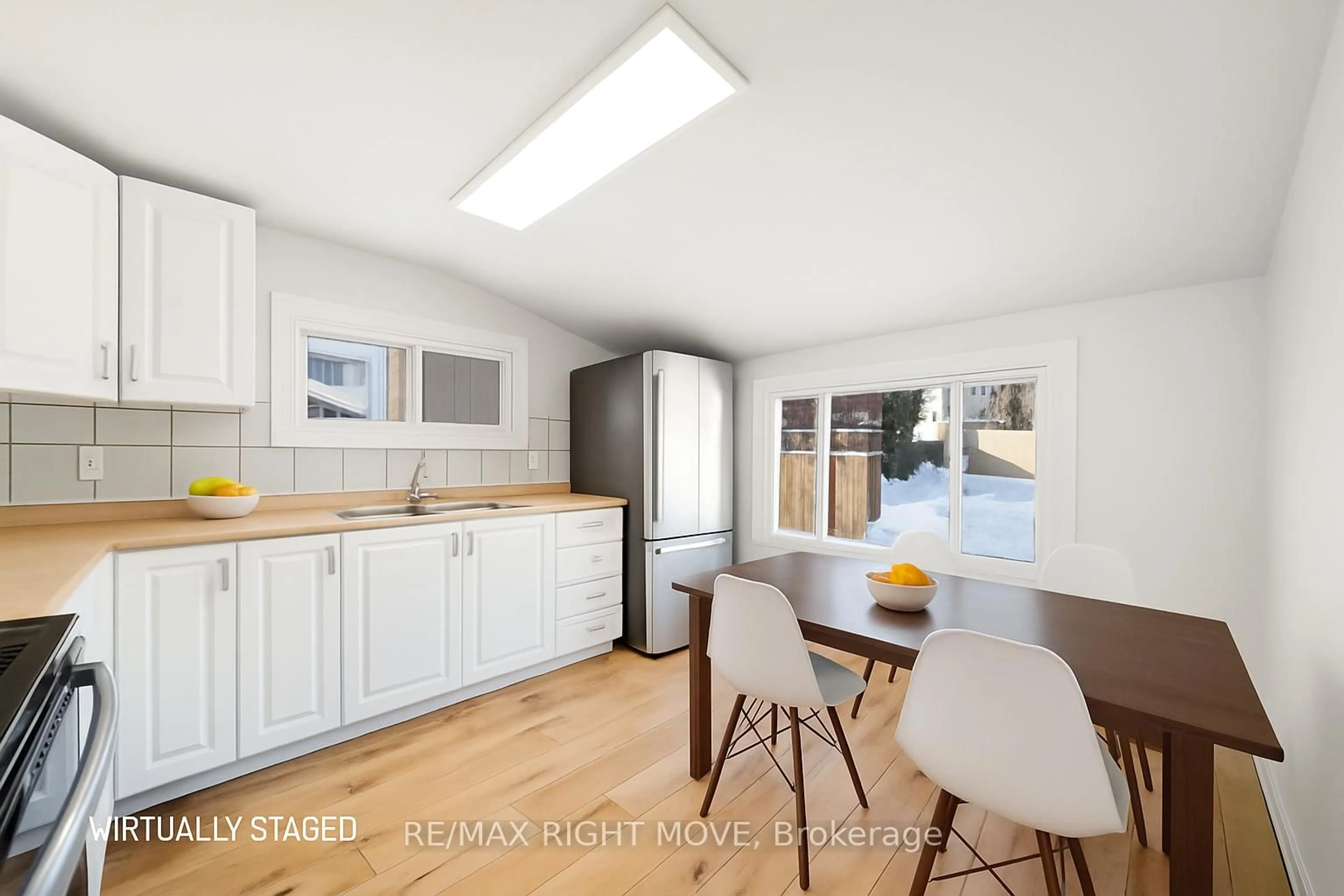 Unknown for 388 Mary St, Orillia Ontario L3V 3G3