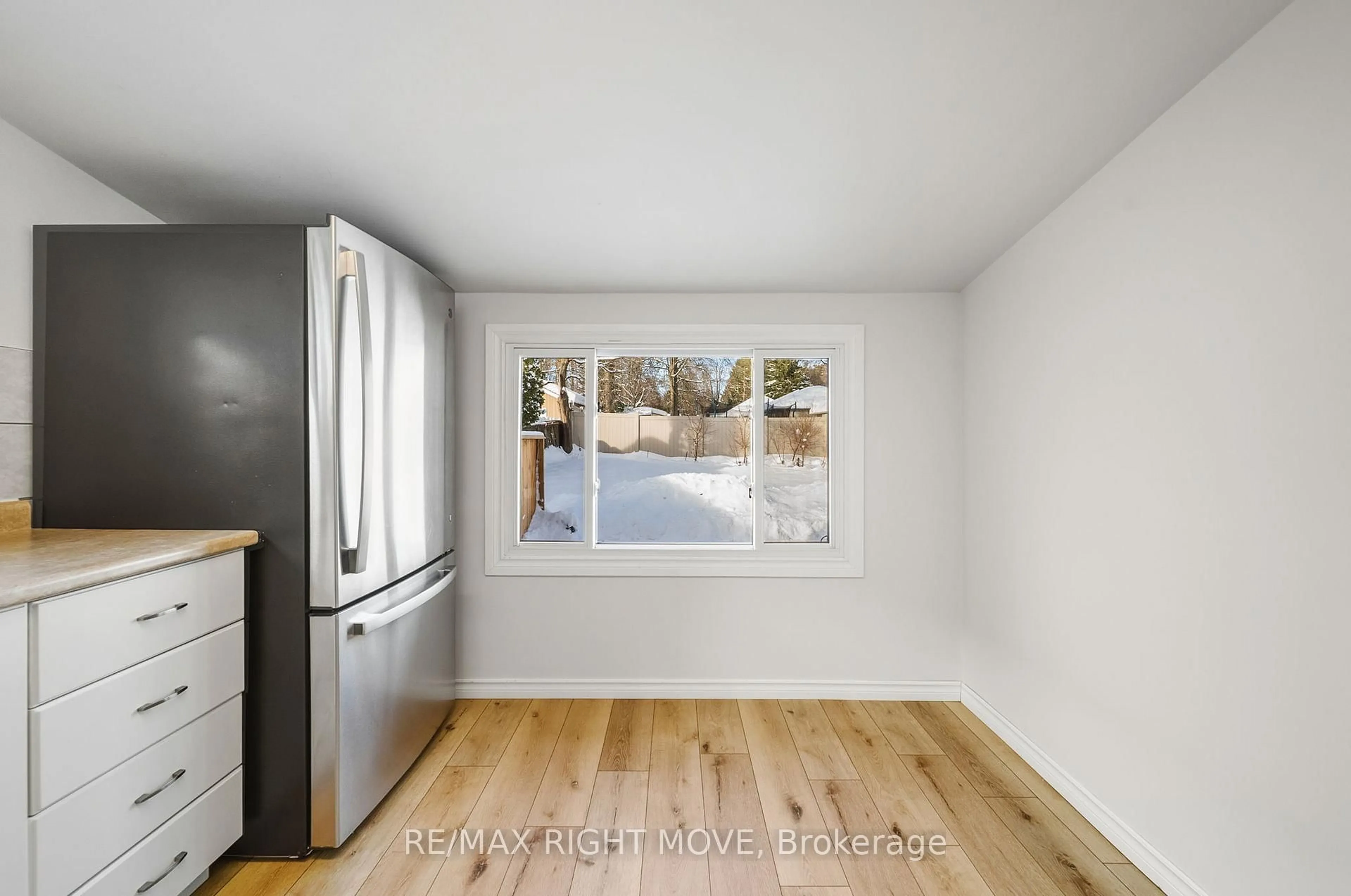 Unknown for 388 Mary St, Orillia Ontario L3V 3G3