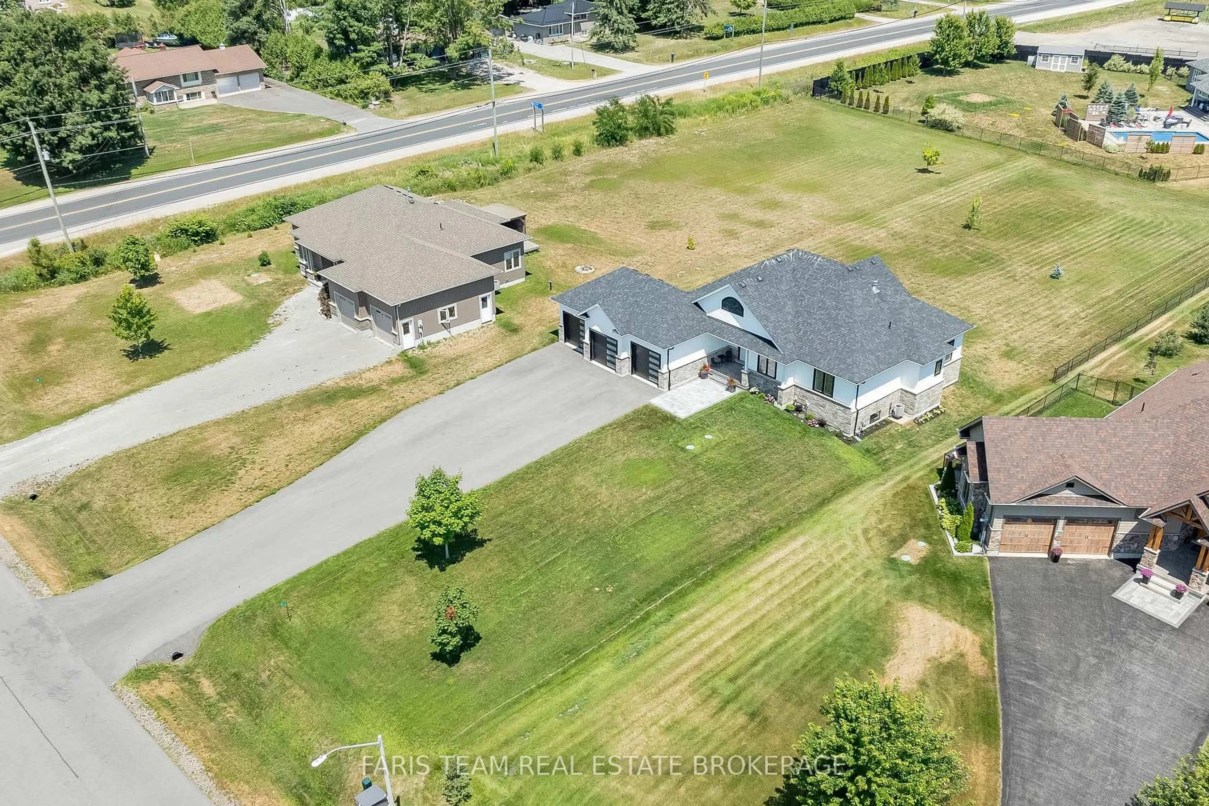 A pic from outside/outdoor area/front of a property/back of a property/a pic from drone, unknown for 5 Breanna Blvd, Oro-Medonte Ontario L3V 6H2