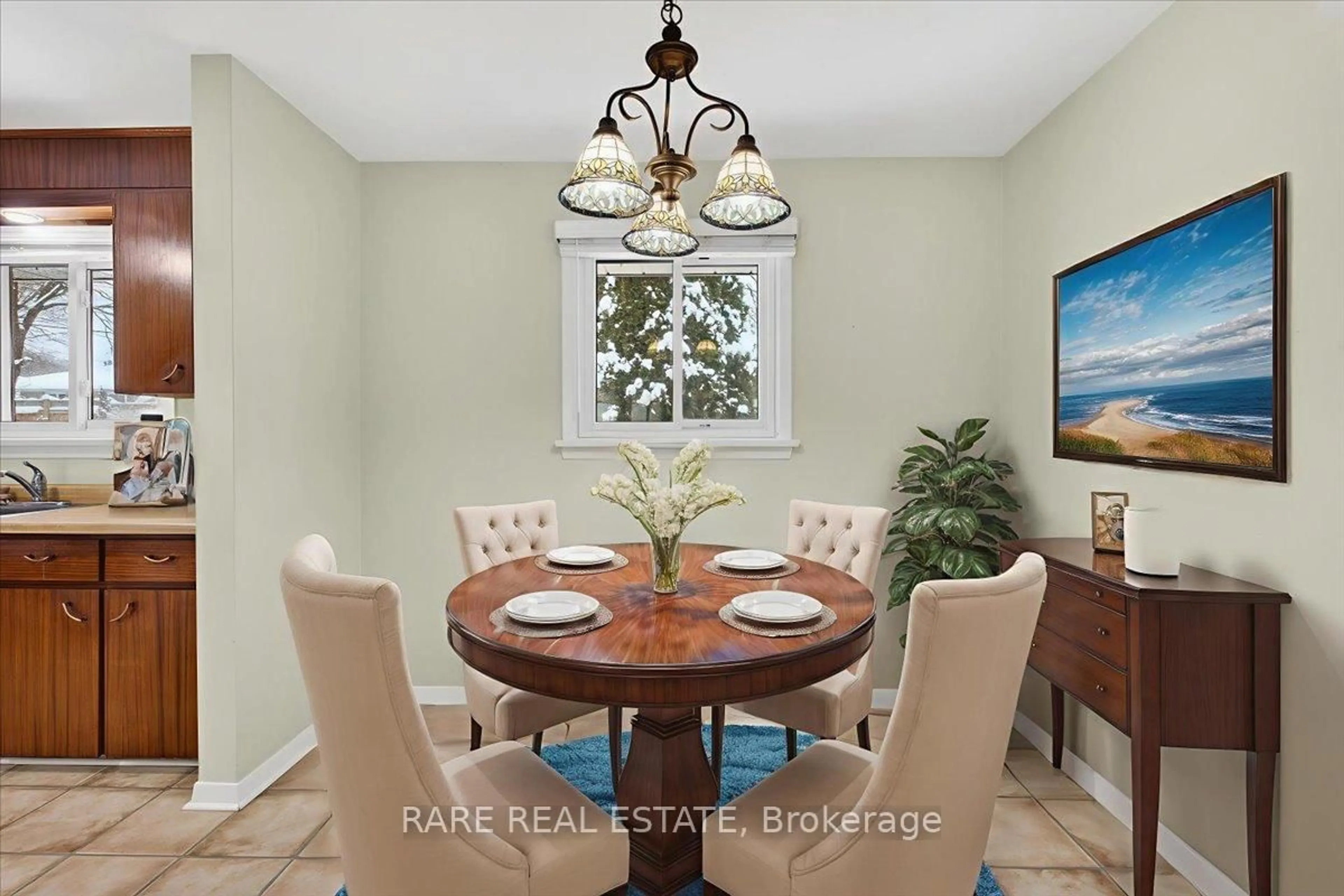Dining room, ceramic/tile floor for 24 Lay St, Barrie Ontario L4M 4A7