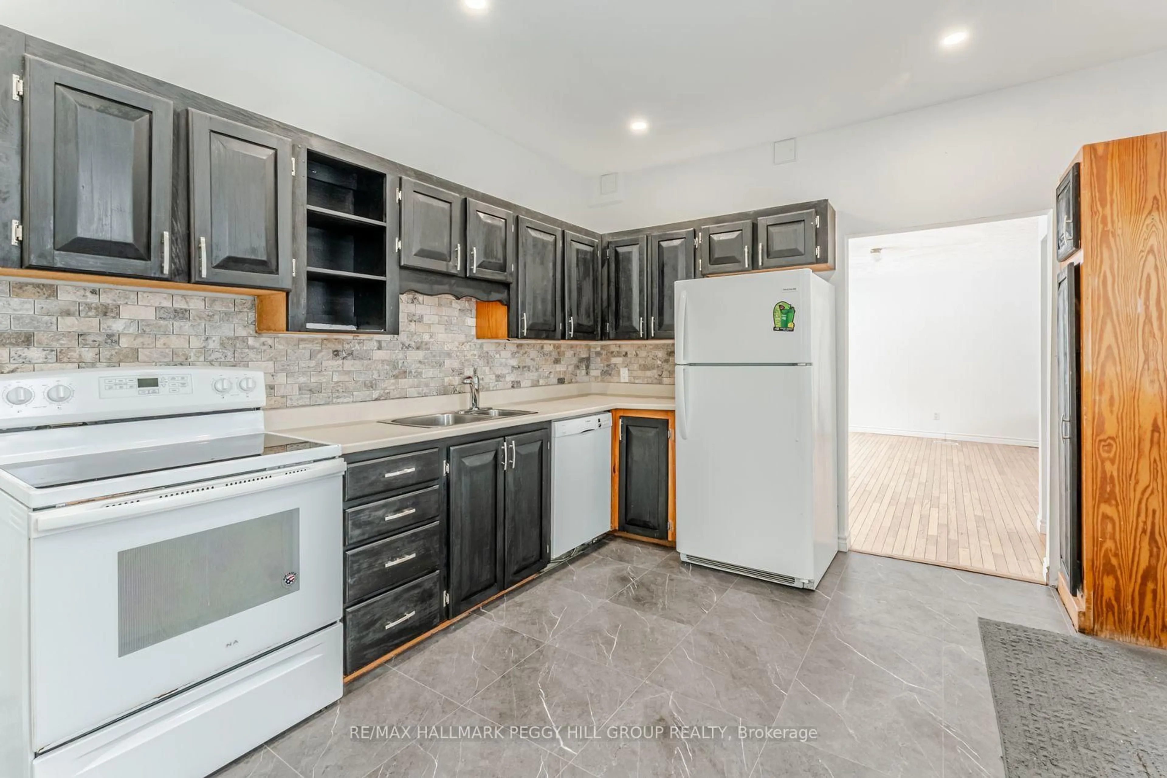 Unknown for 86 Sixth St, Midland Ontario L4R 3X2