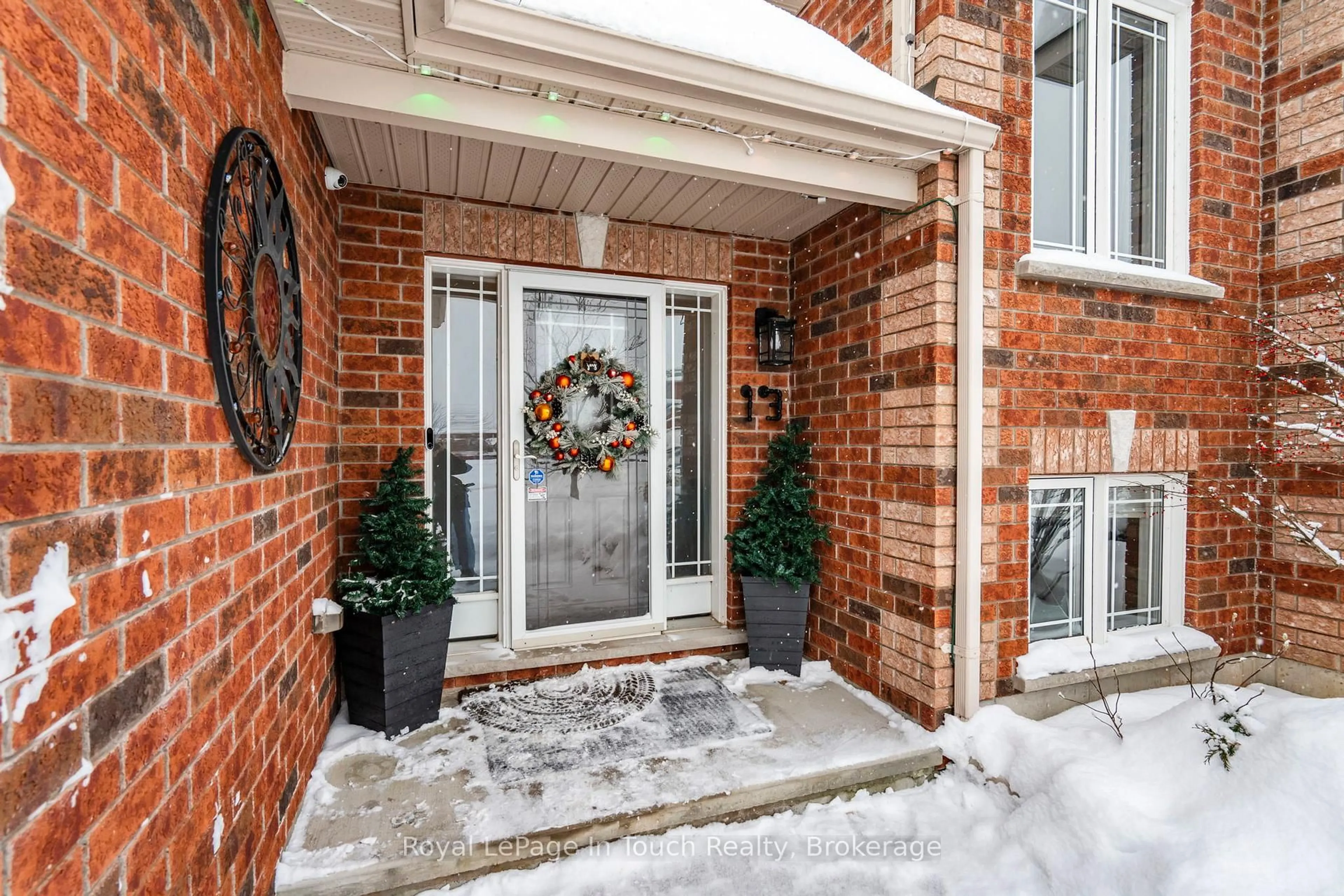 Indoor entryway for 13 Hunter Ave, Tay Ontario L0K 2A0