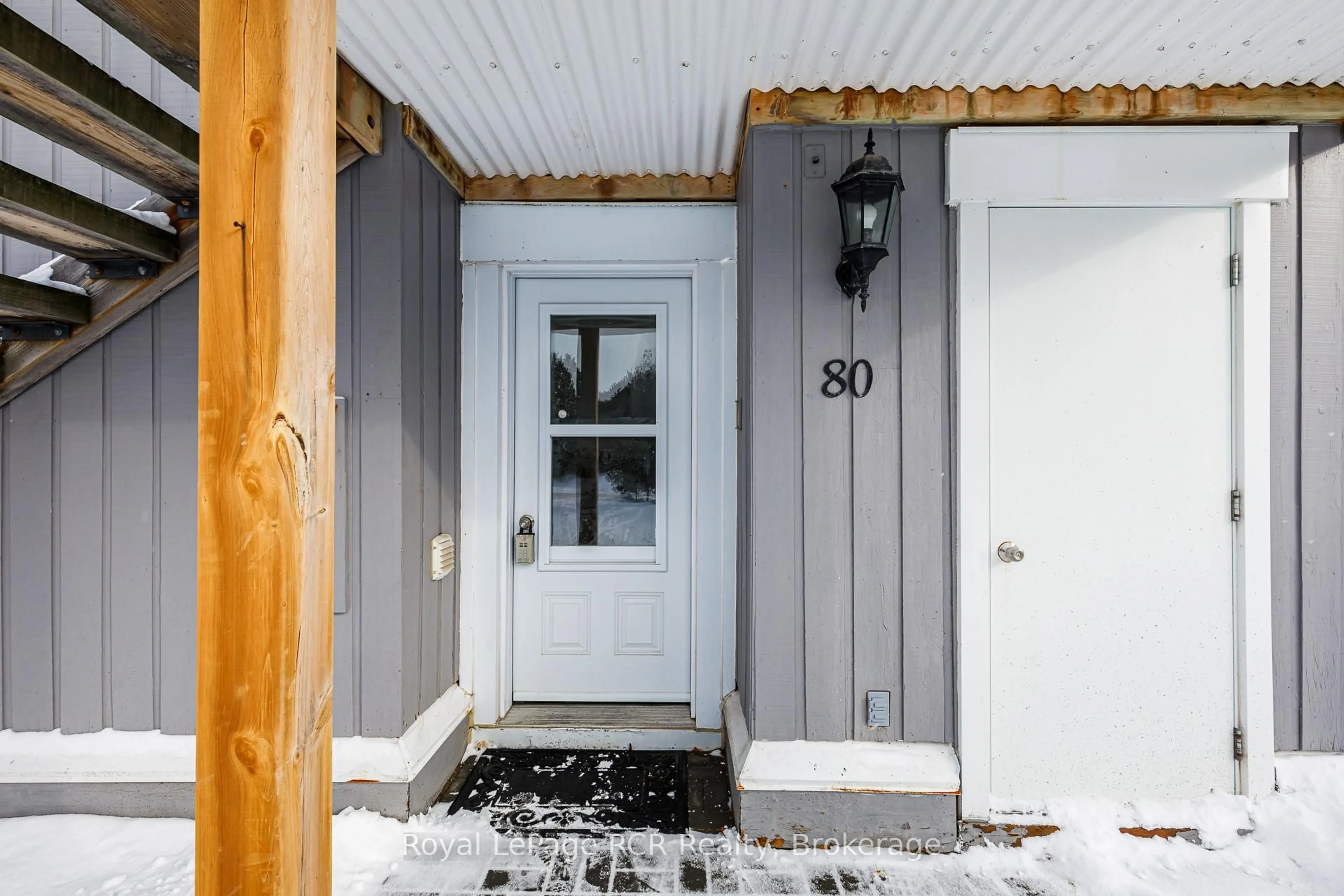 Indoor entryway for 21 Dawson Dr #80, Collingwood Ontario L9Y 5B4