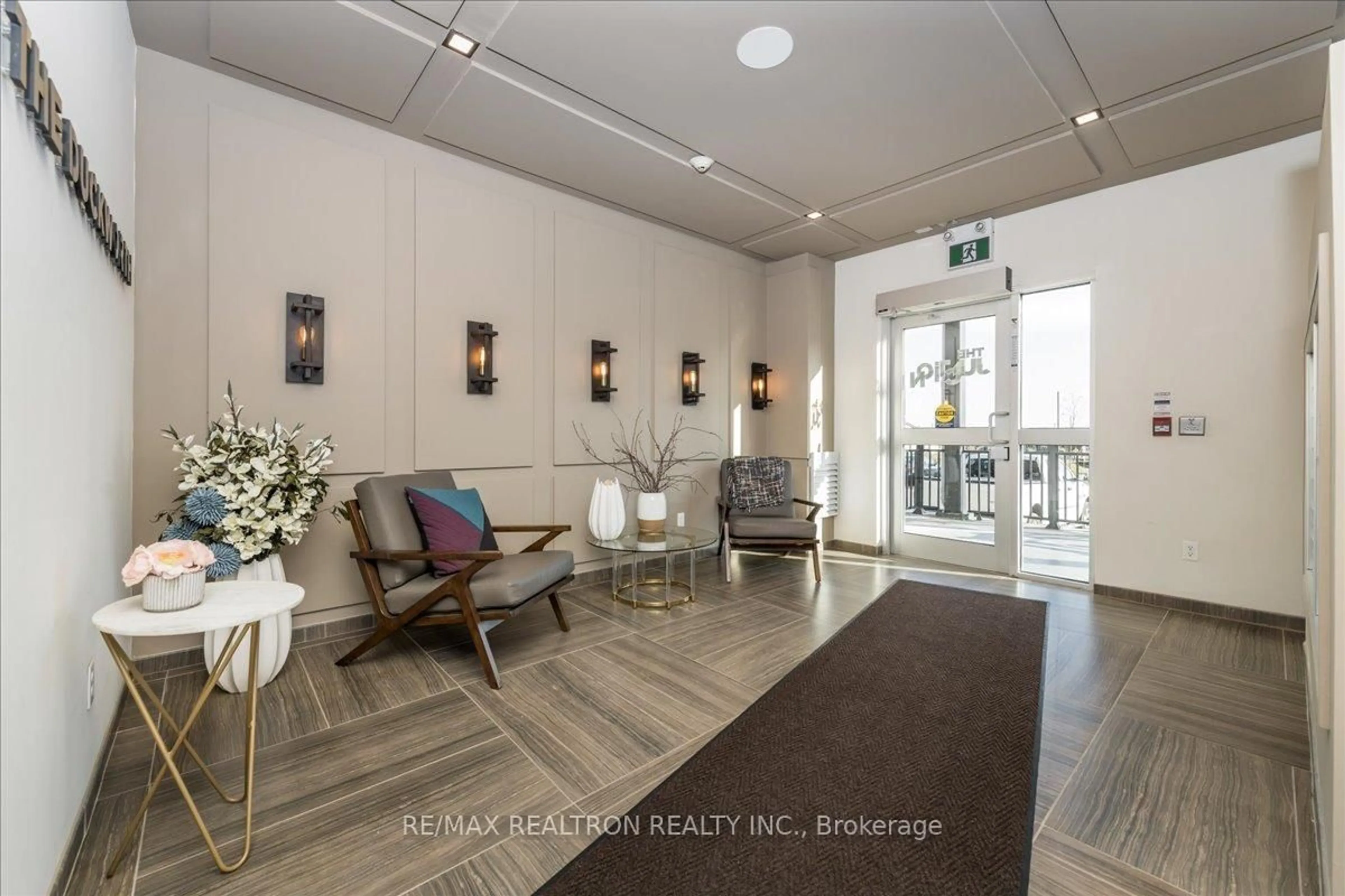 Unknown for 299 Cundles Rd, Barrie Ontario L4M 0K9