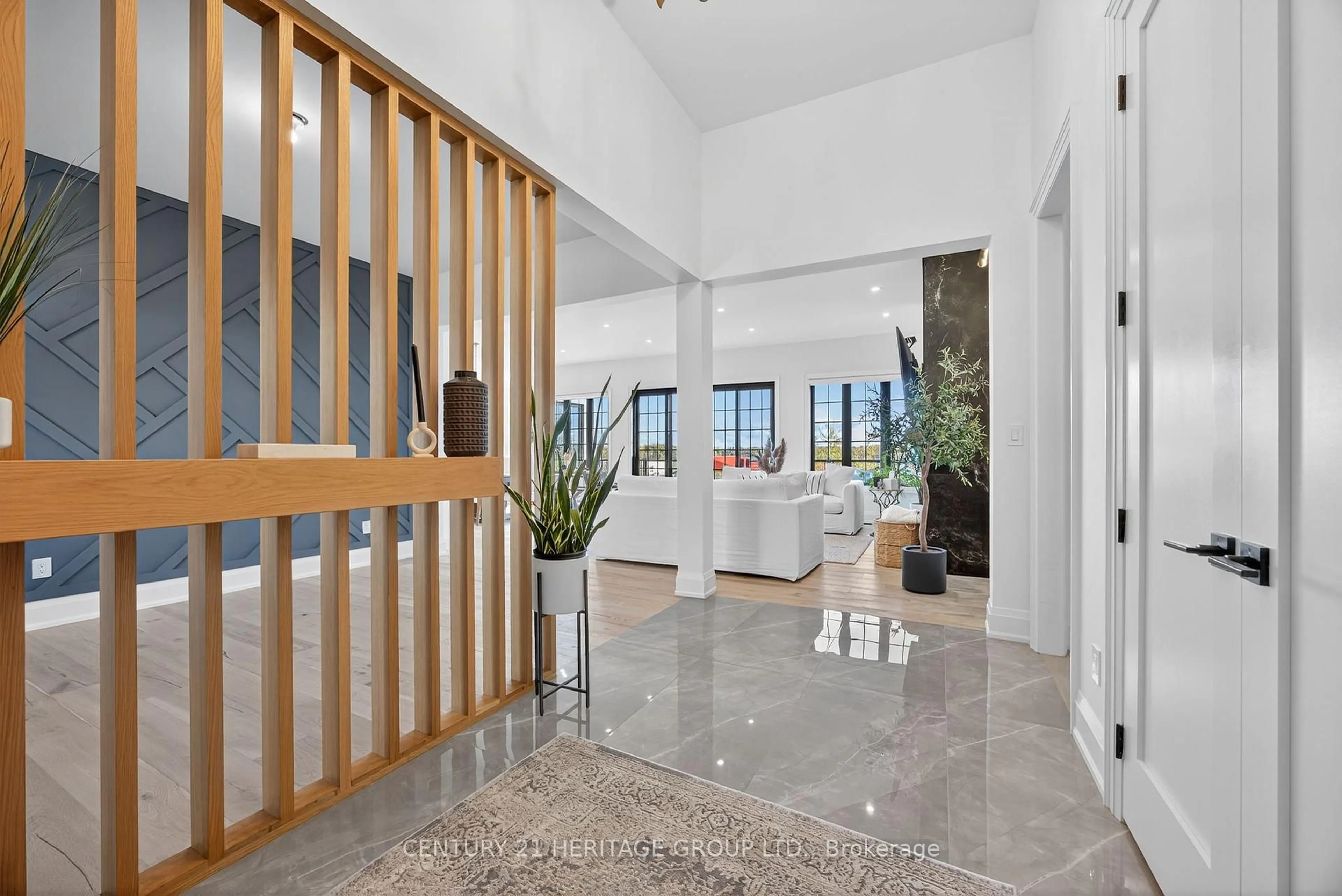 Indoor foyer for 7 Caldwell Dr, Oro-Medonte Ontario L0L 2L0