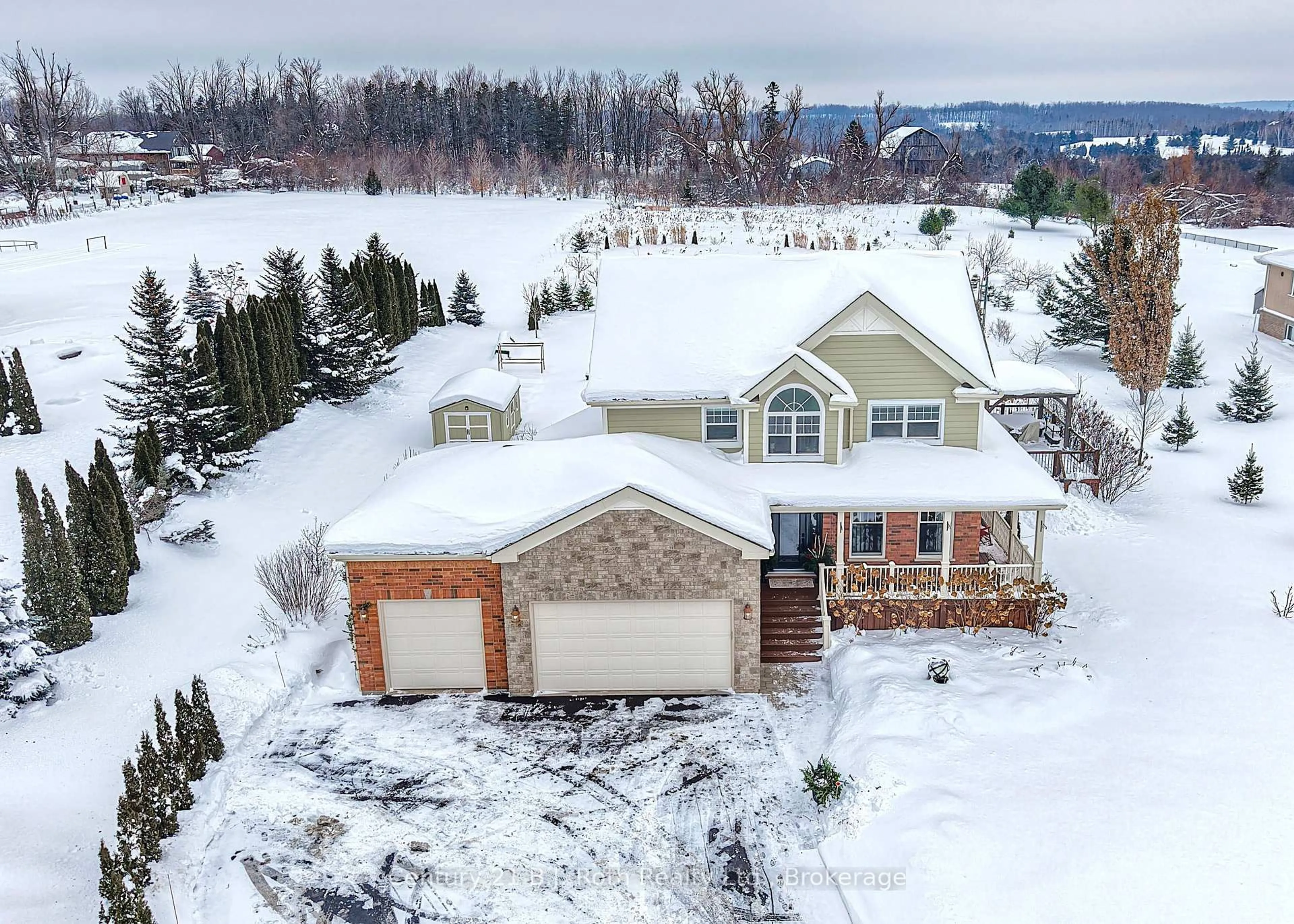 A pic from outside/outdoor area/front of a property/back of a property/a pic from drone, street for 3255 10 Line, Oro-Medonte Ontario L0L 1T0