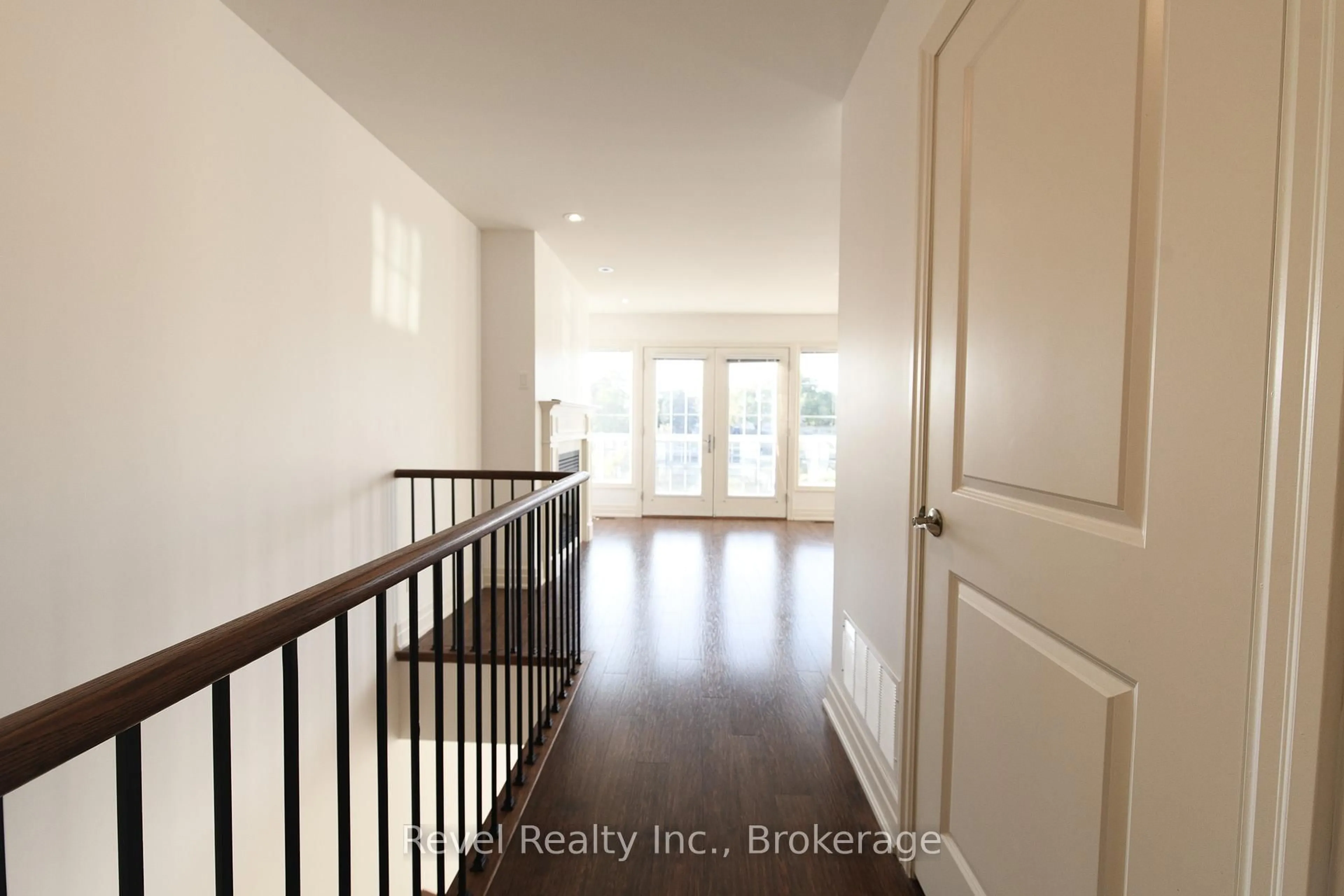 Indoor entryway for 64 River Rd #4, Wasaga Beach Ontario L9Z 2L1