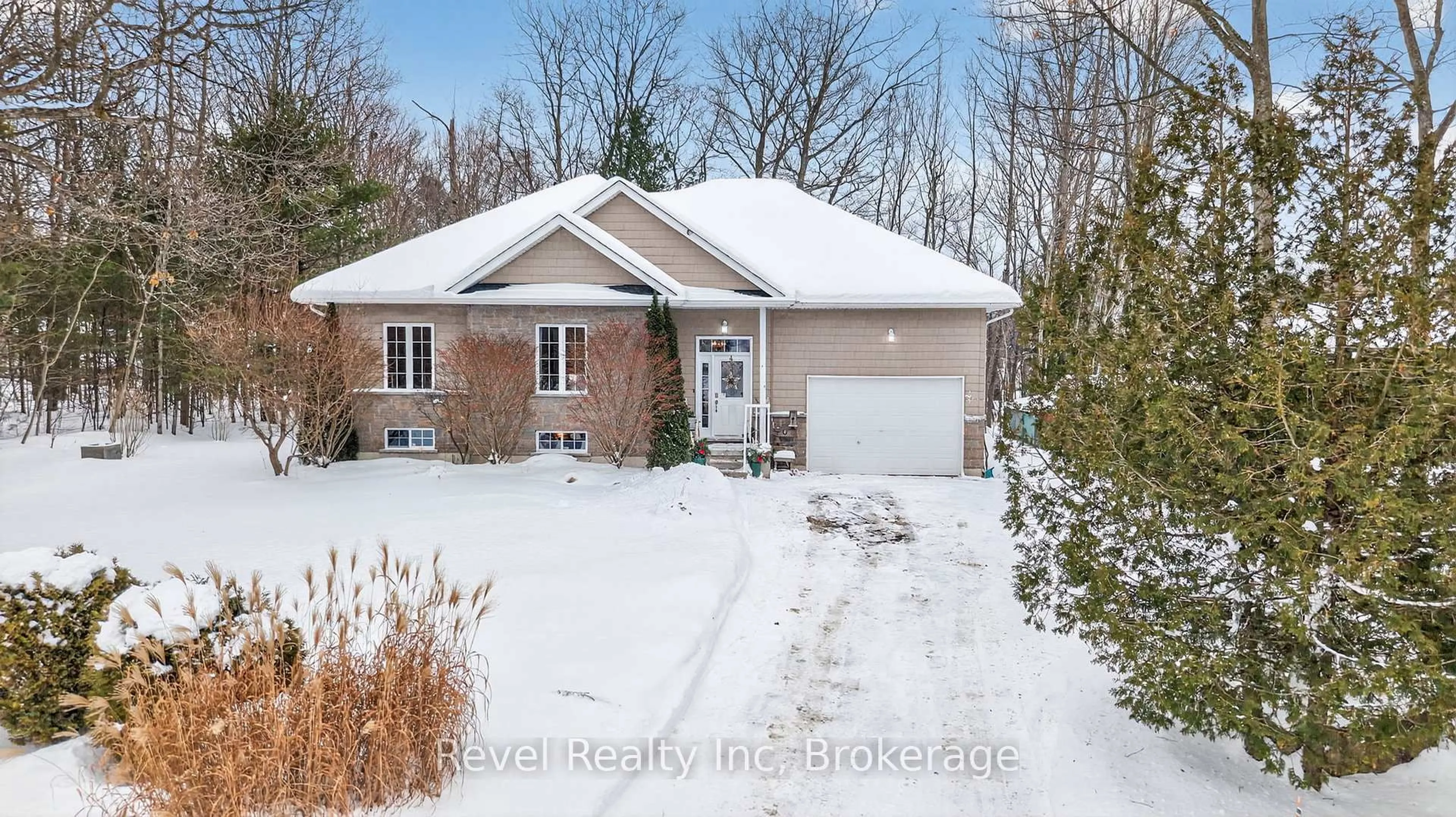 Home with brick exterior material, street for 61 RUE VANIER, Tiny Ontario L9M 0J2