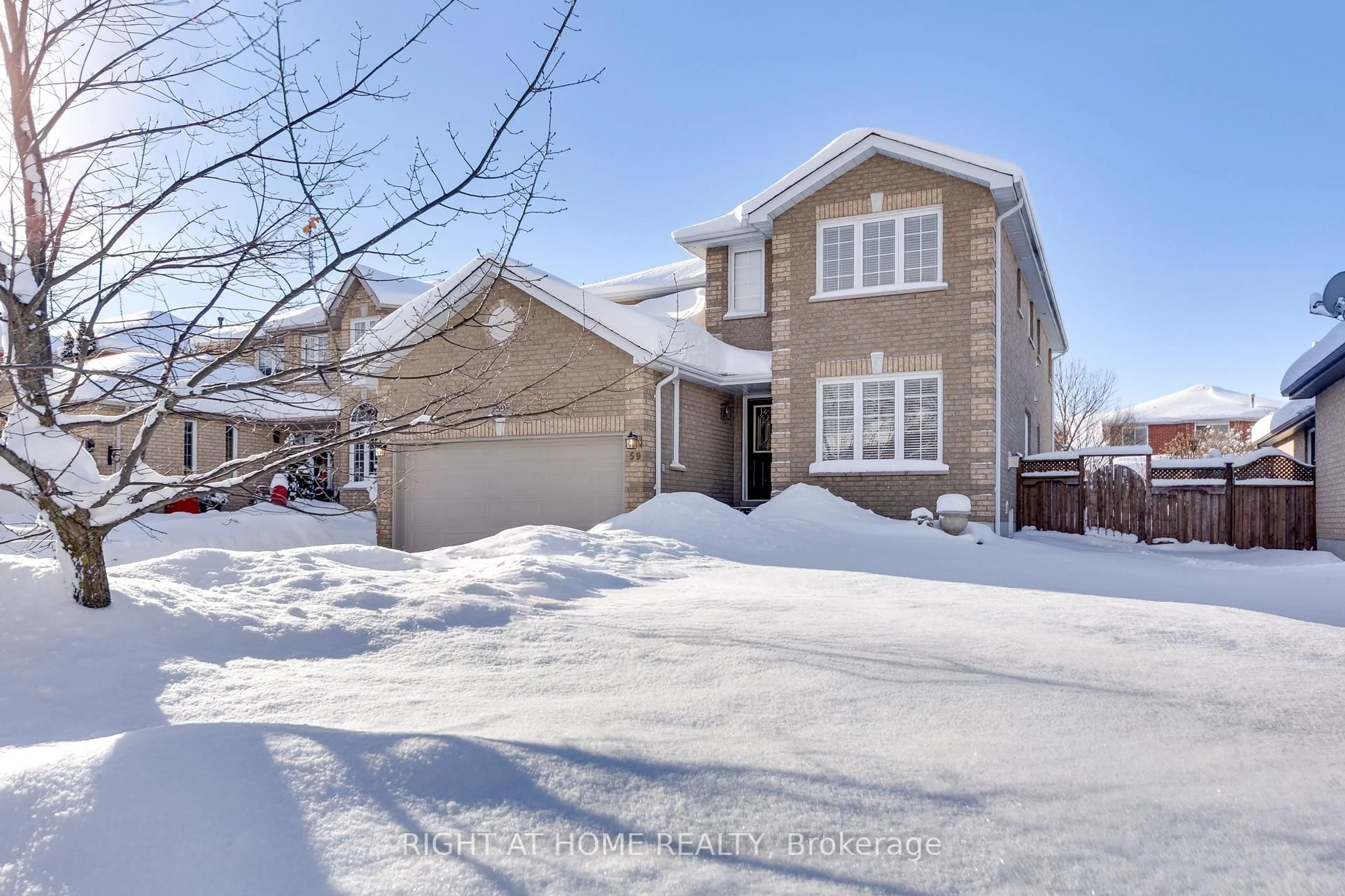 A pic from outside/outdoor area/front of a property/back of a property/a pic from drone, street for 59 Kingsridge Rd, Barrie Ontario L4N 8V2