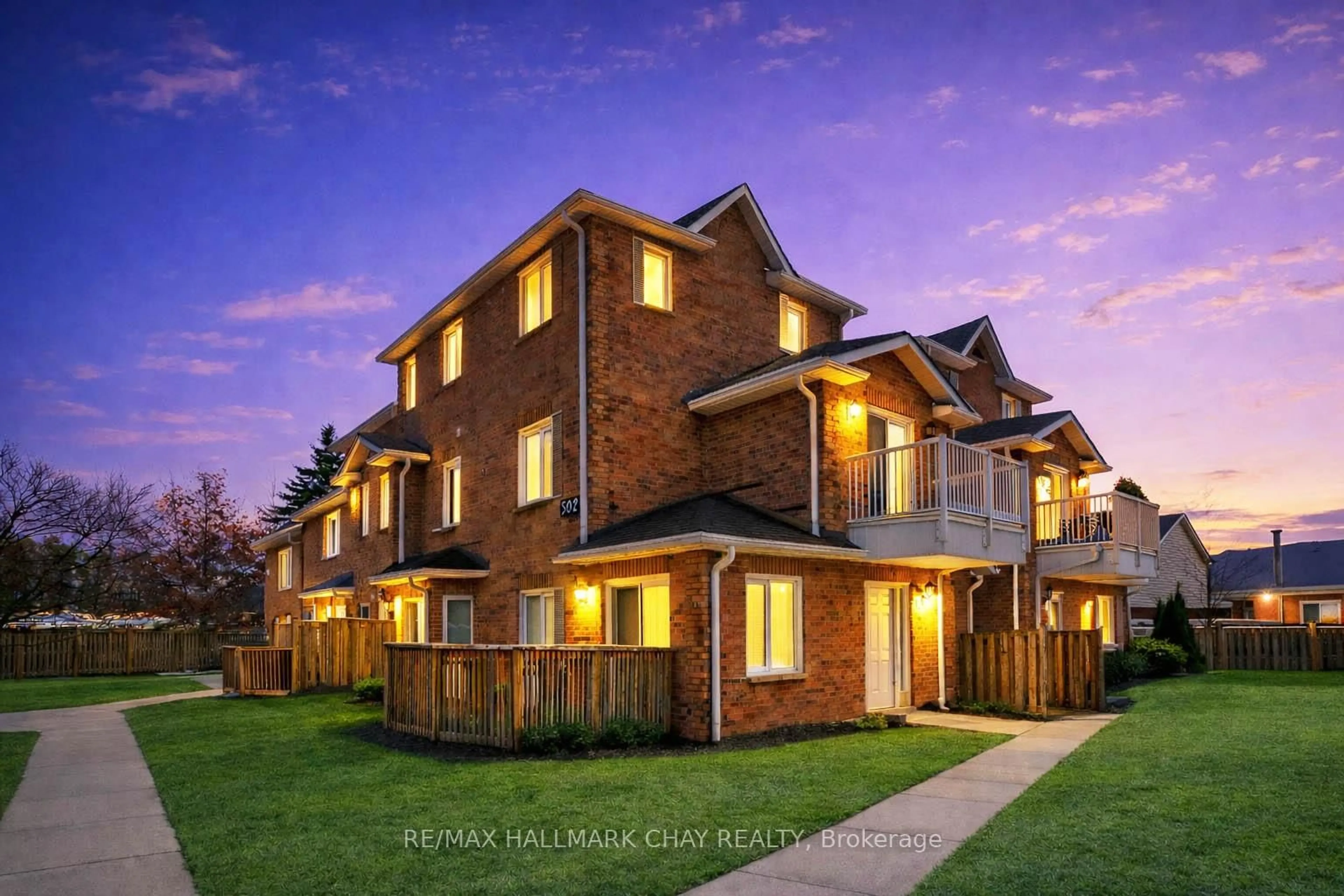 Home with brick exterior material, building for 502 Essa Rd #14, Barrie Ontario L4N 7L4