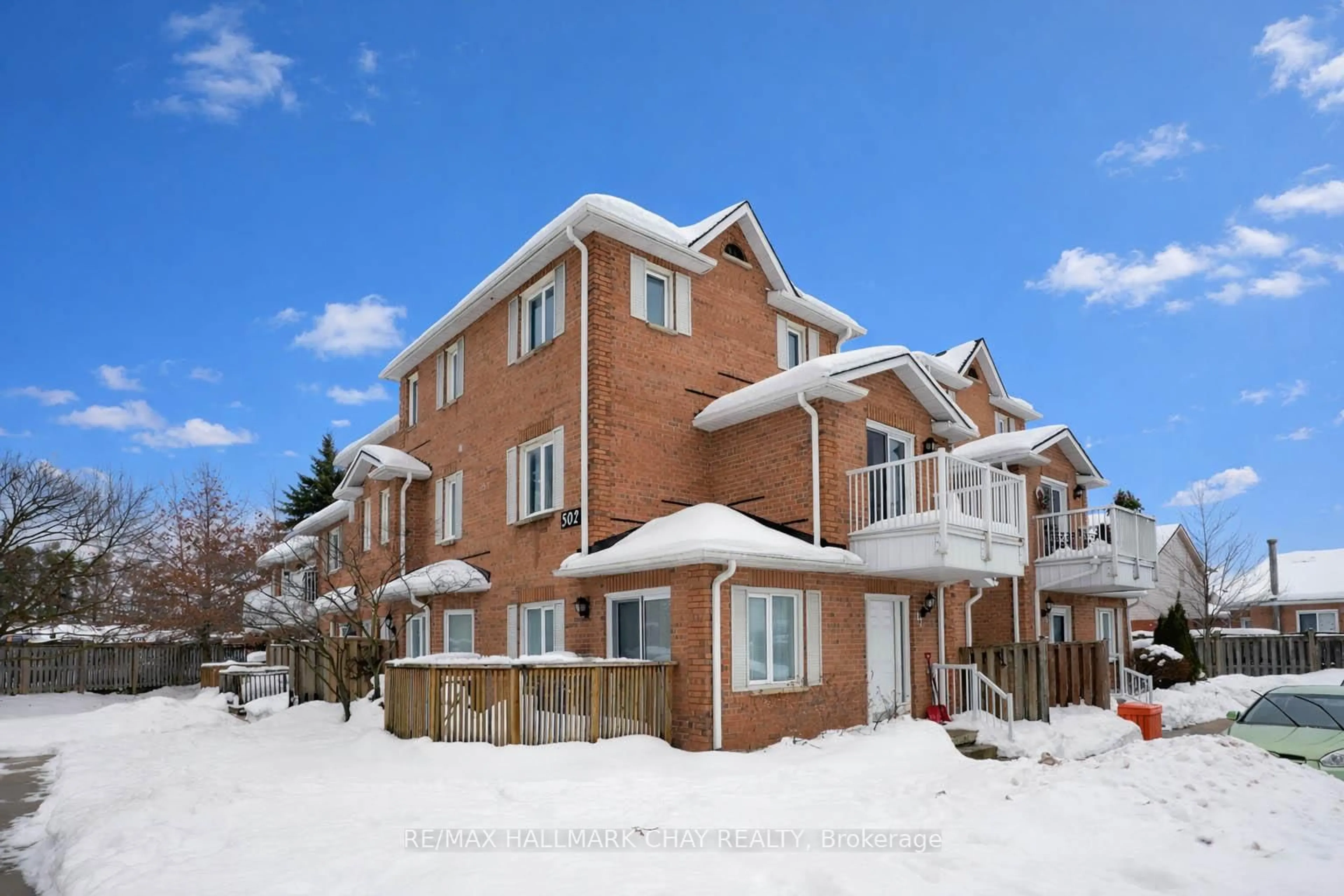 Home with brick exterior material, street for 502 Essa Rd #14, Barrie Ontario L4N 7L4