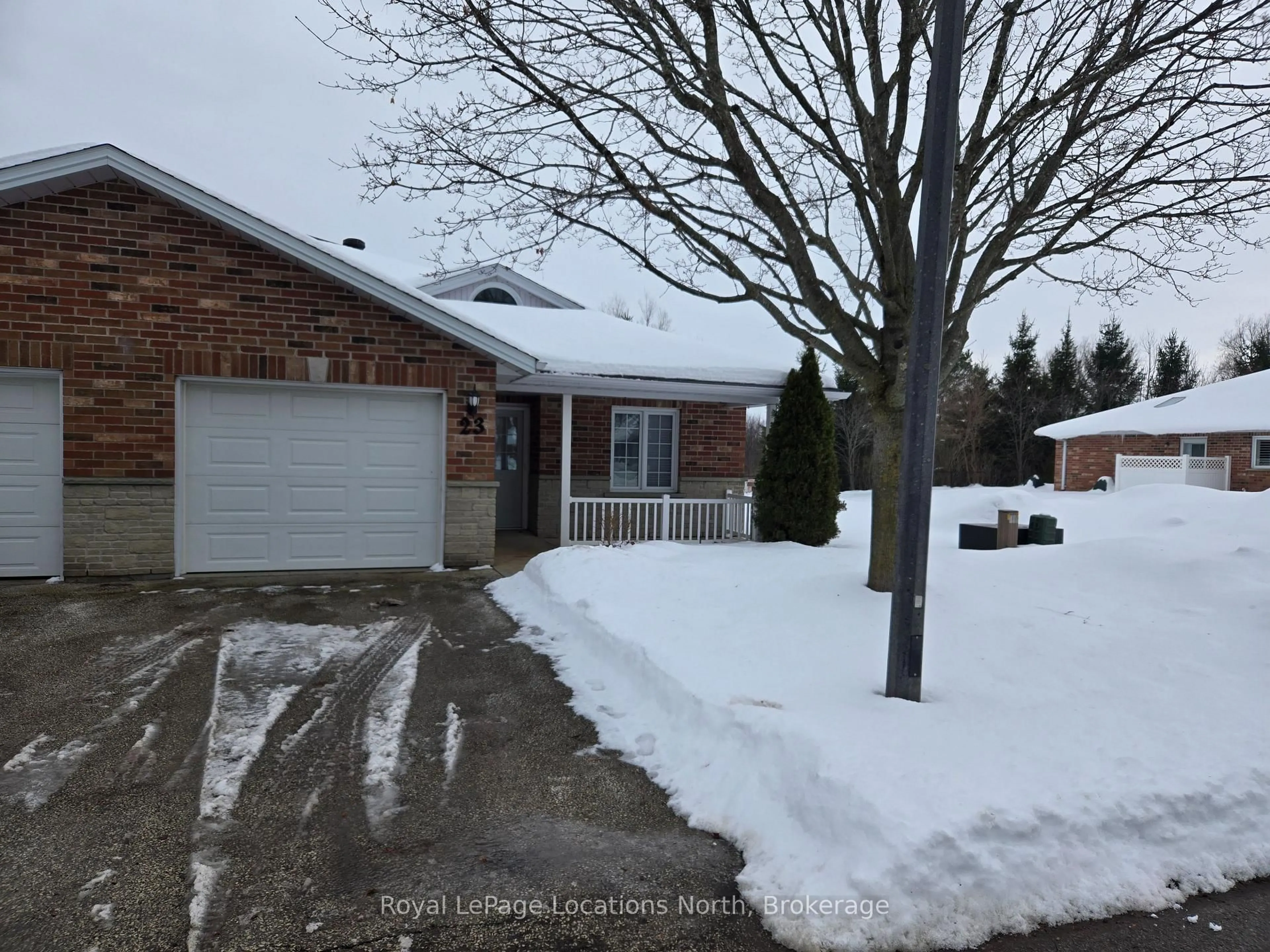 A pic from outside/outdoor area/front of a property/back of a property/a pic from drone, street for 275 Huron St #Unit # 23, Clearview Ontario L0M 1S0