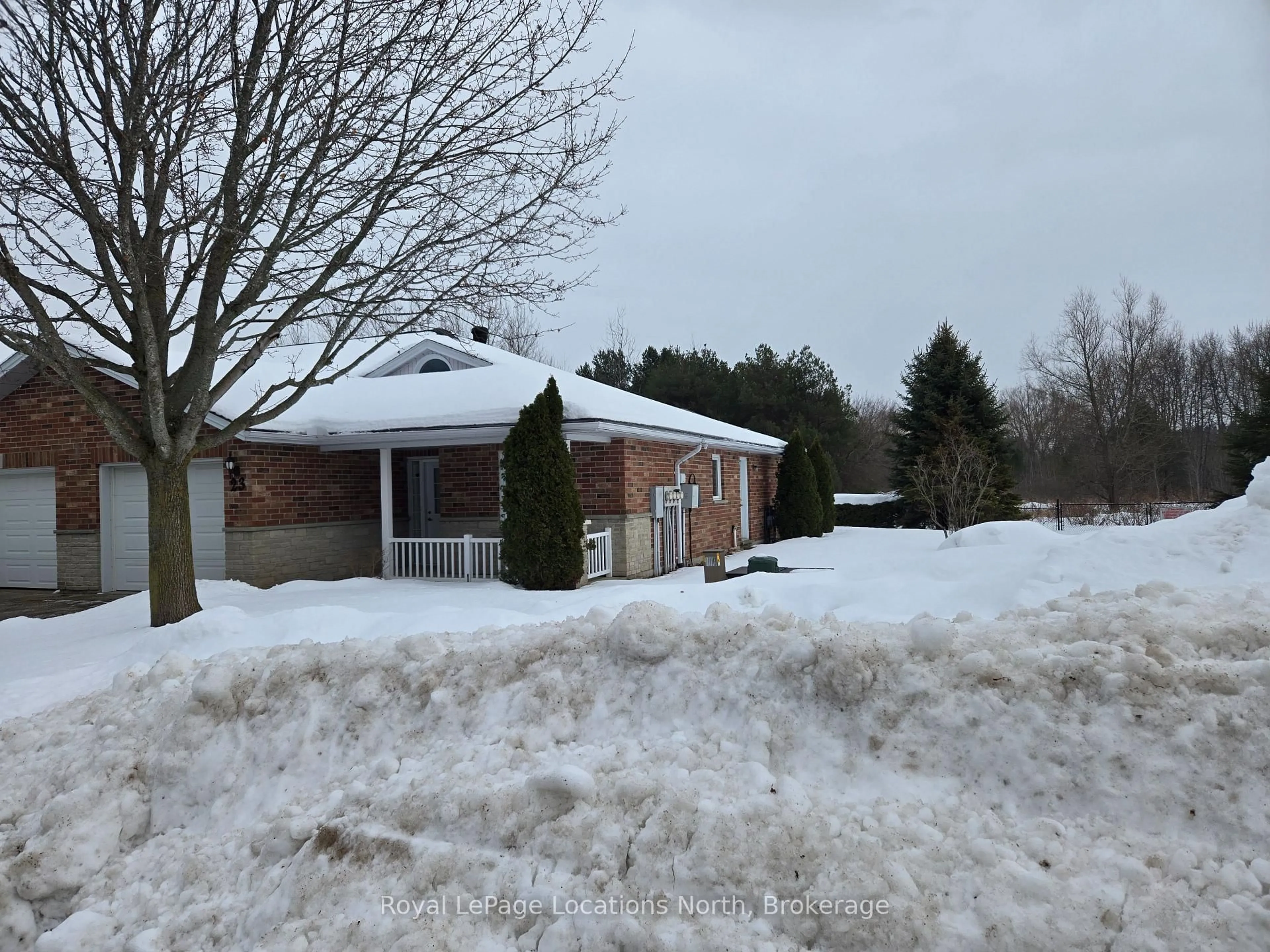 A pic from outside/outdoor area/front of a property/back of a property/a pic from drone, unknown for 275 Huron St #Unit # 23, Clearview Ontario L0M 1S0