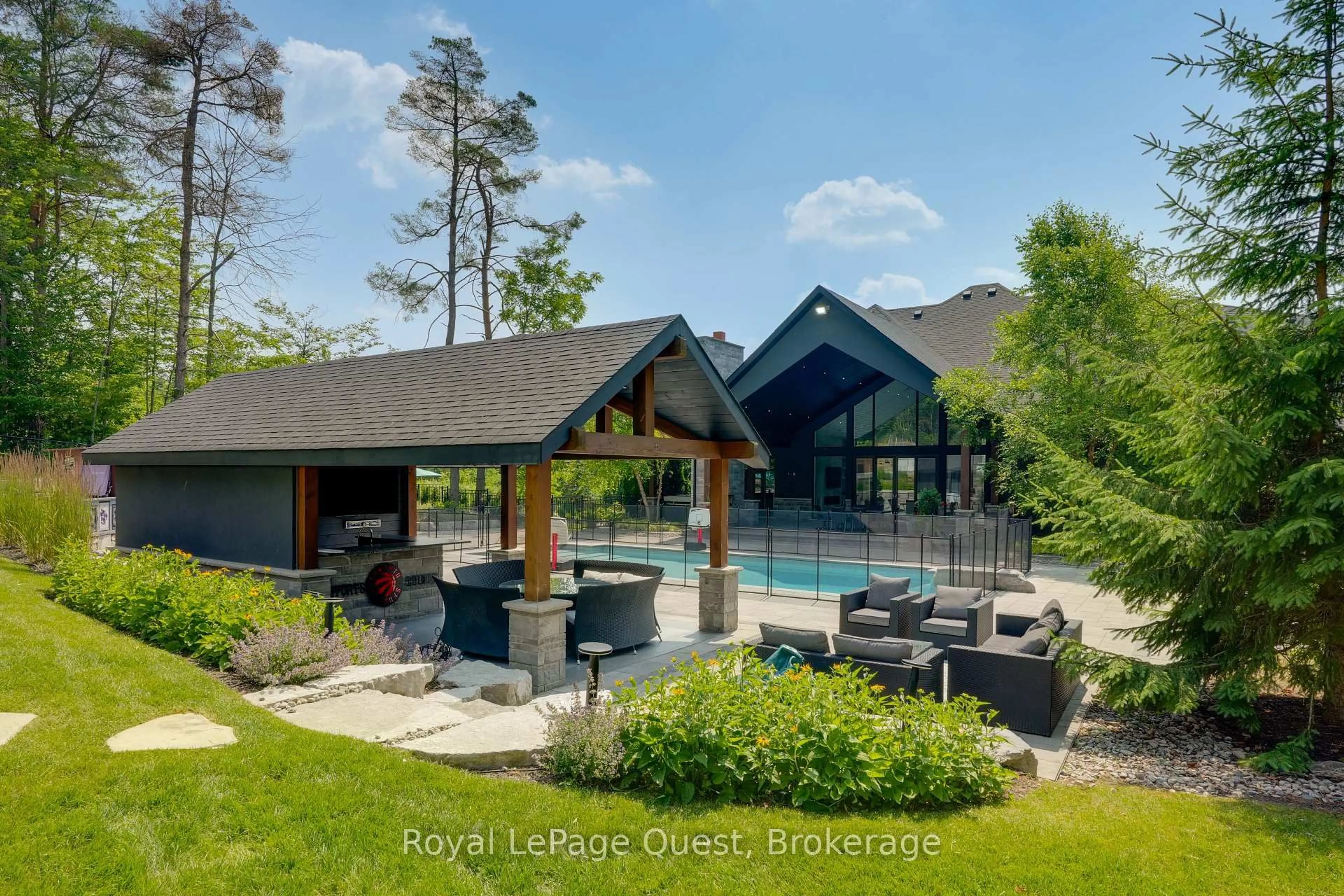 Unknown for 8 Midves Crt, Springwater Ontario L9X 0P3