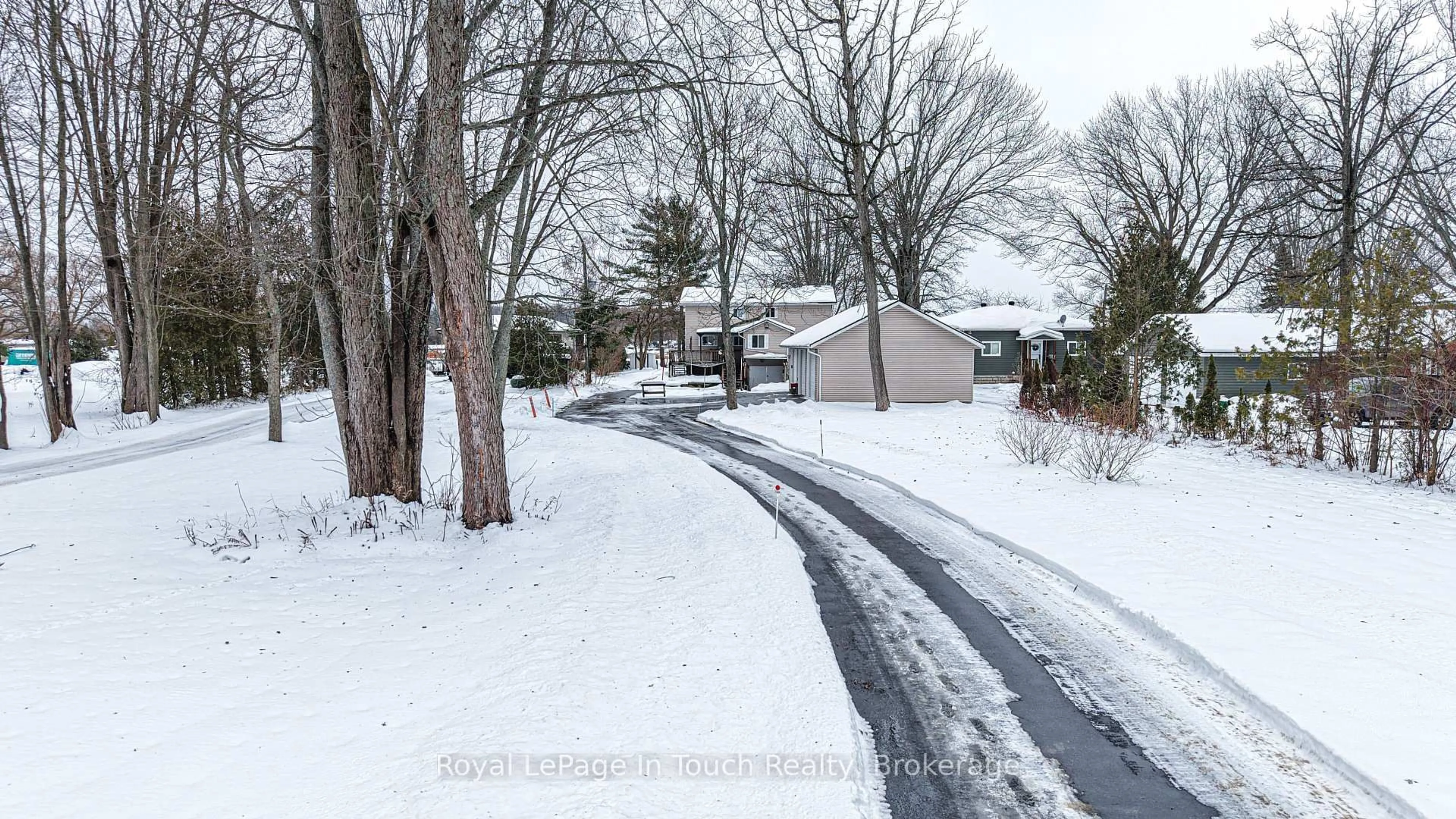 Blurry image for 166 Duck Bay Rd, Tay Ontario L0K 2C0