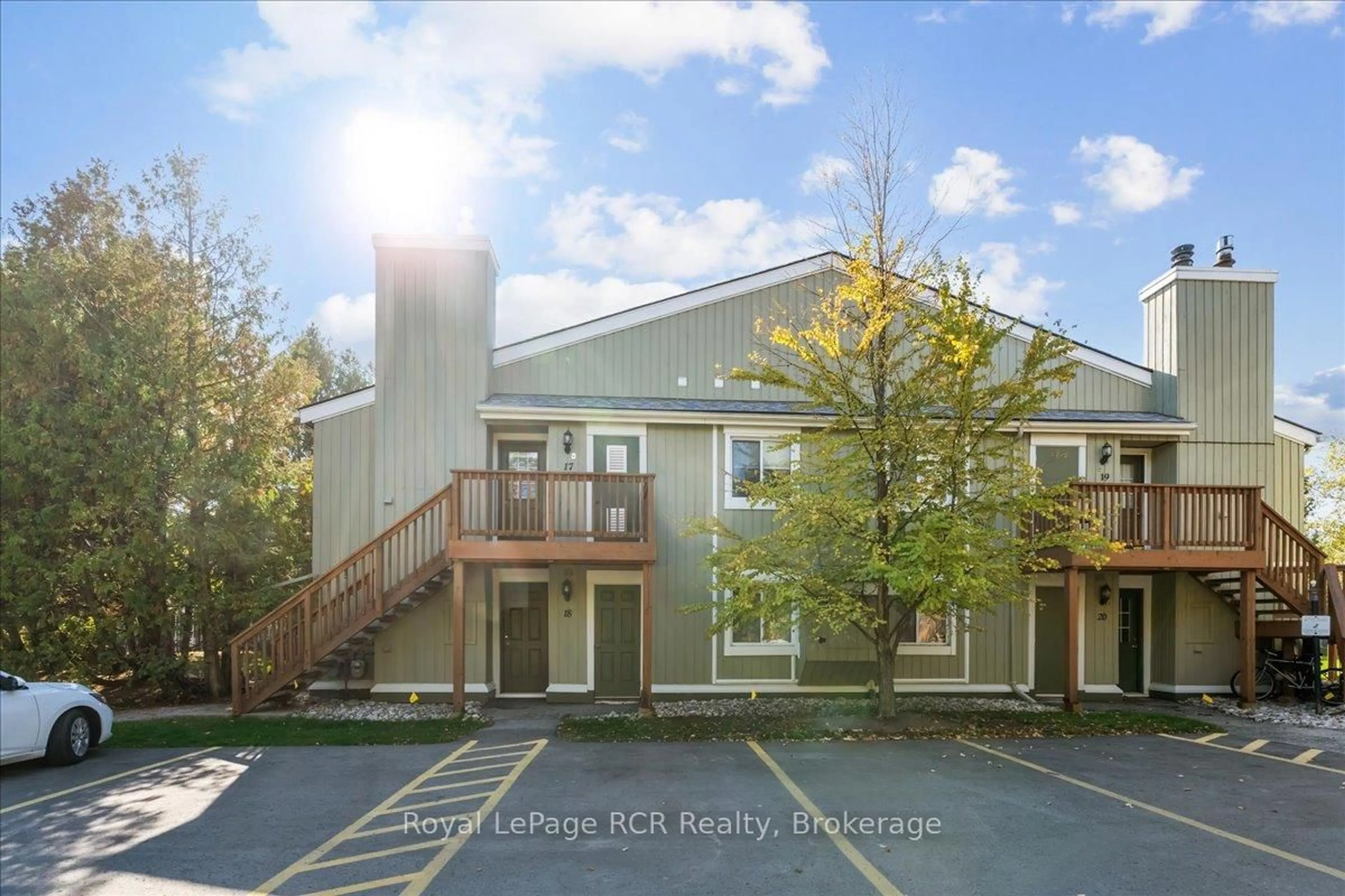 Unknown for 15 Dawson Dr #17, Collingwood Ontario L9Y 5B4