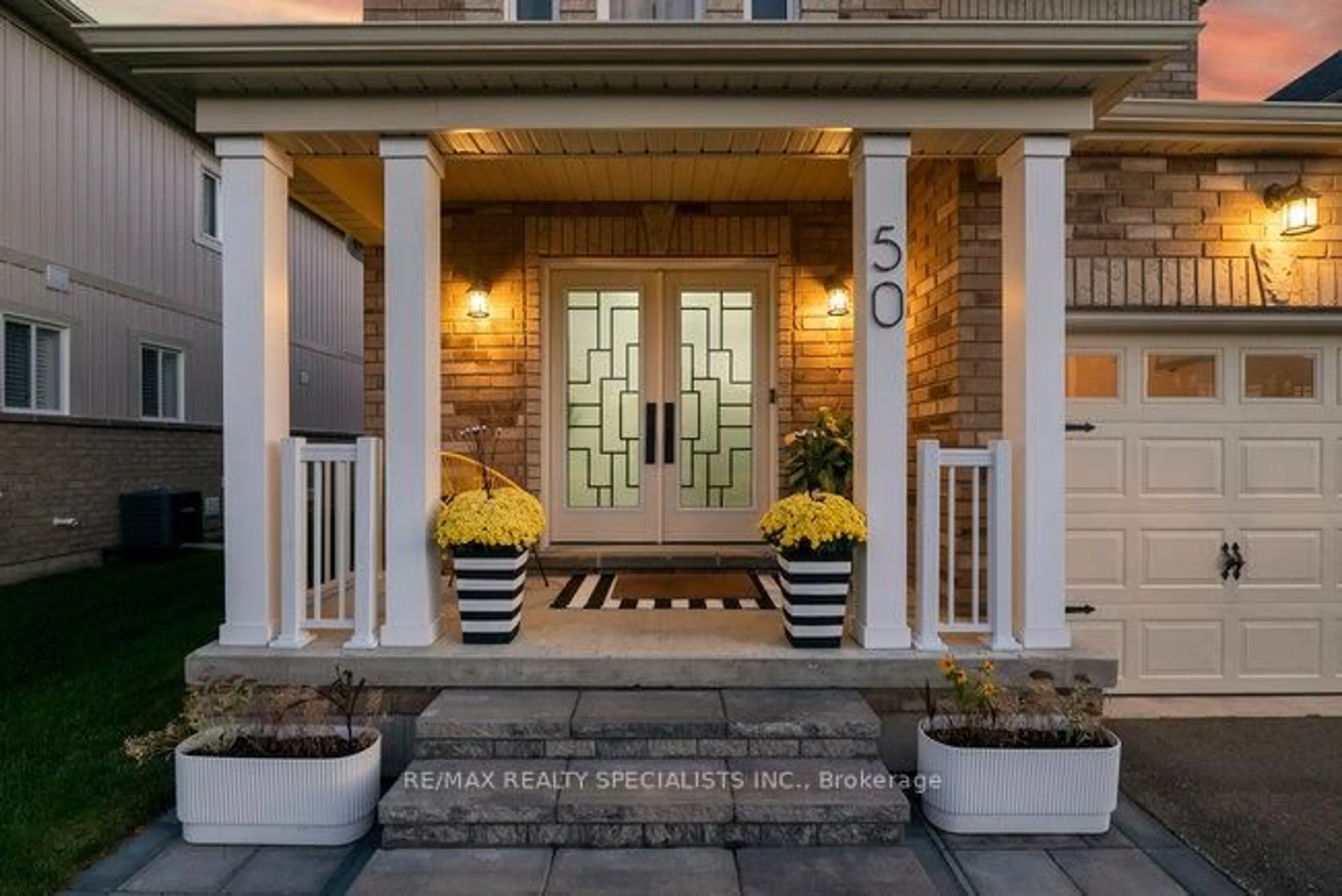 Indoor entryway for 50 Olympic Gate, Barrie Ontario L9J 0H9