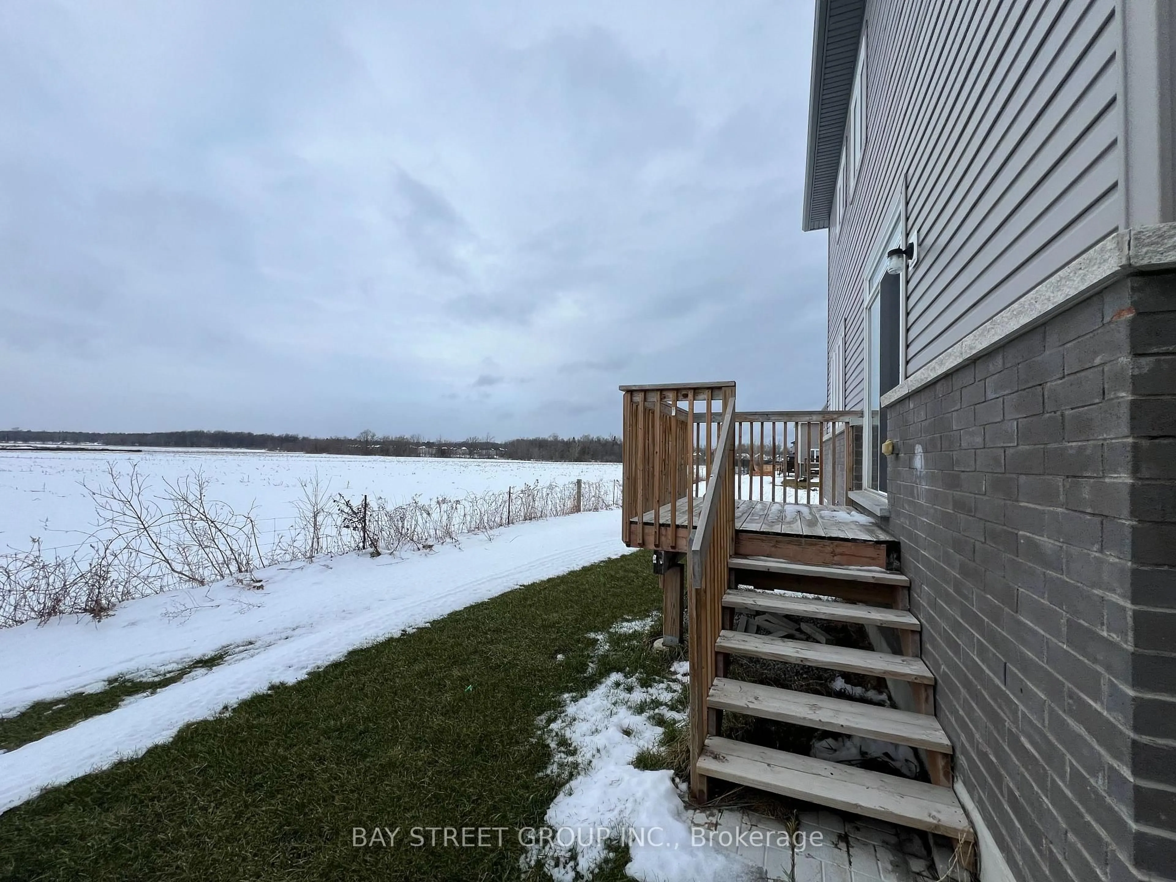 Stairs for 4 Middleton Dr, Wasaga Beach Ontario L9Z 0K9