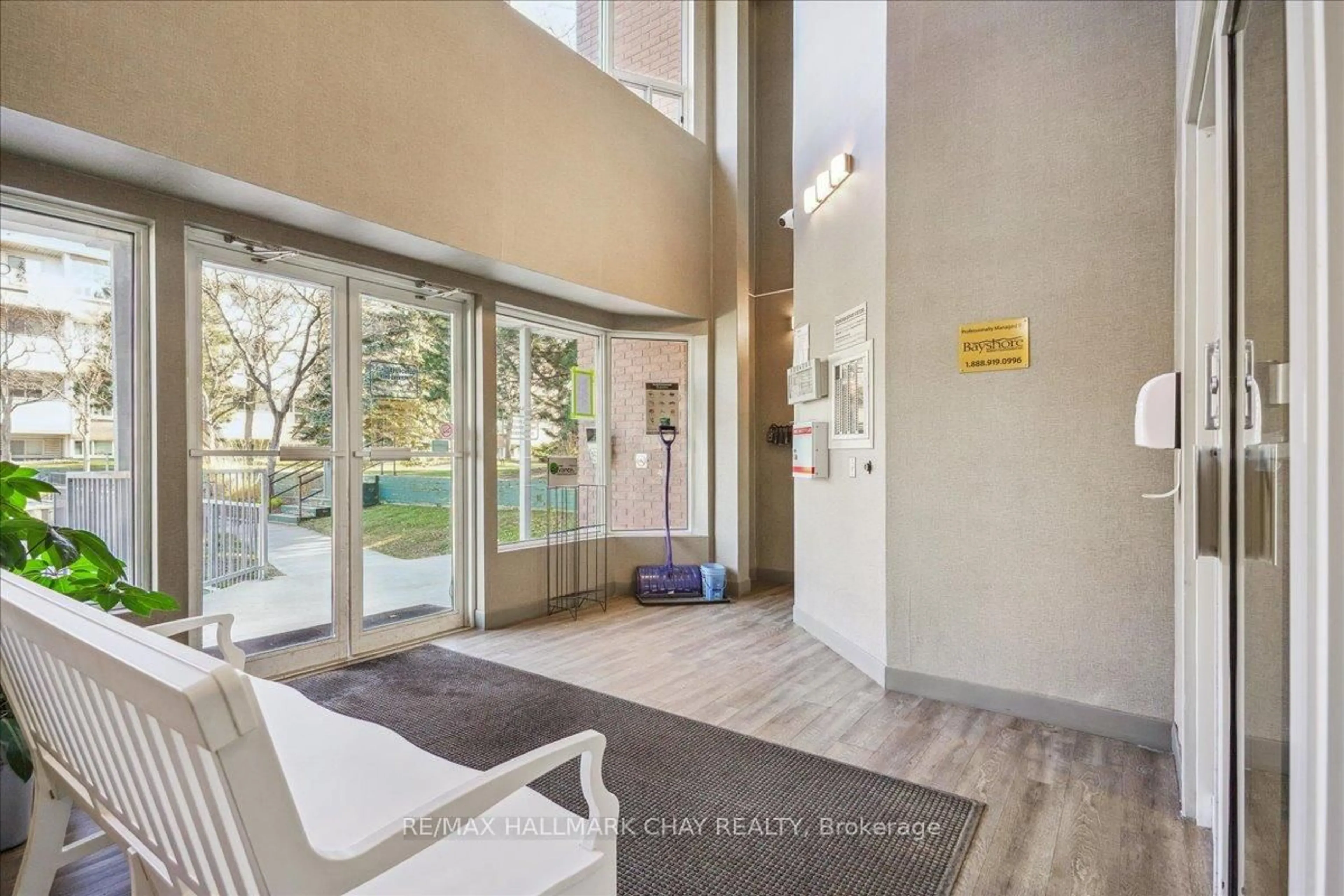 Indoor entryway for 120 Bell Farm Rd #206, Barrie Ontario L4M 6J2