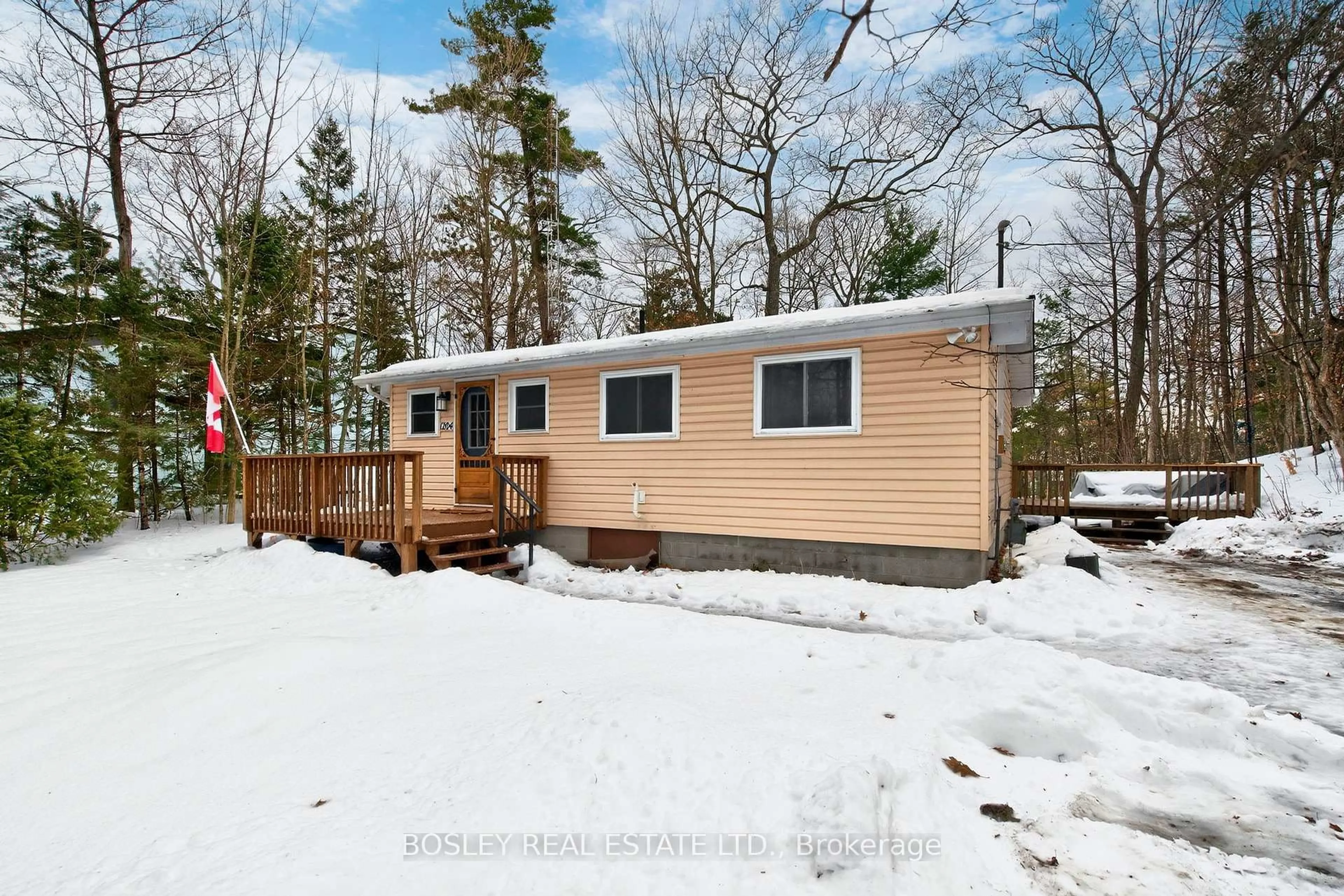 Home with vinyl exterior material, unknown for 1204 Tiny Beaches Rd, Tiny Ontario L9M 0H7