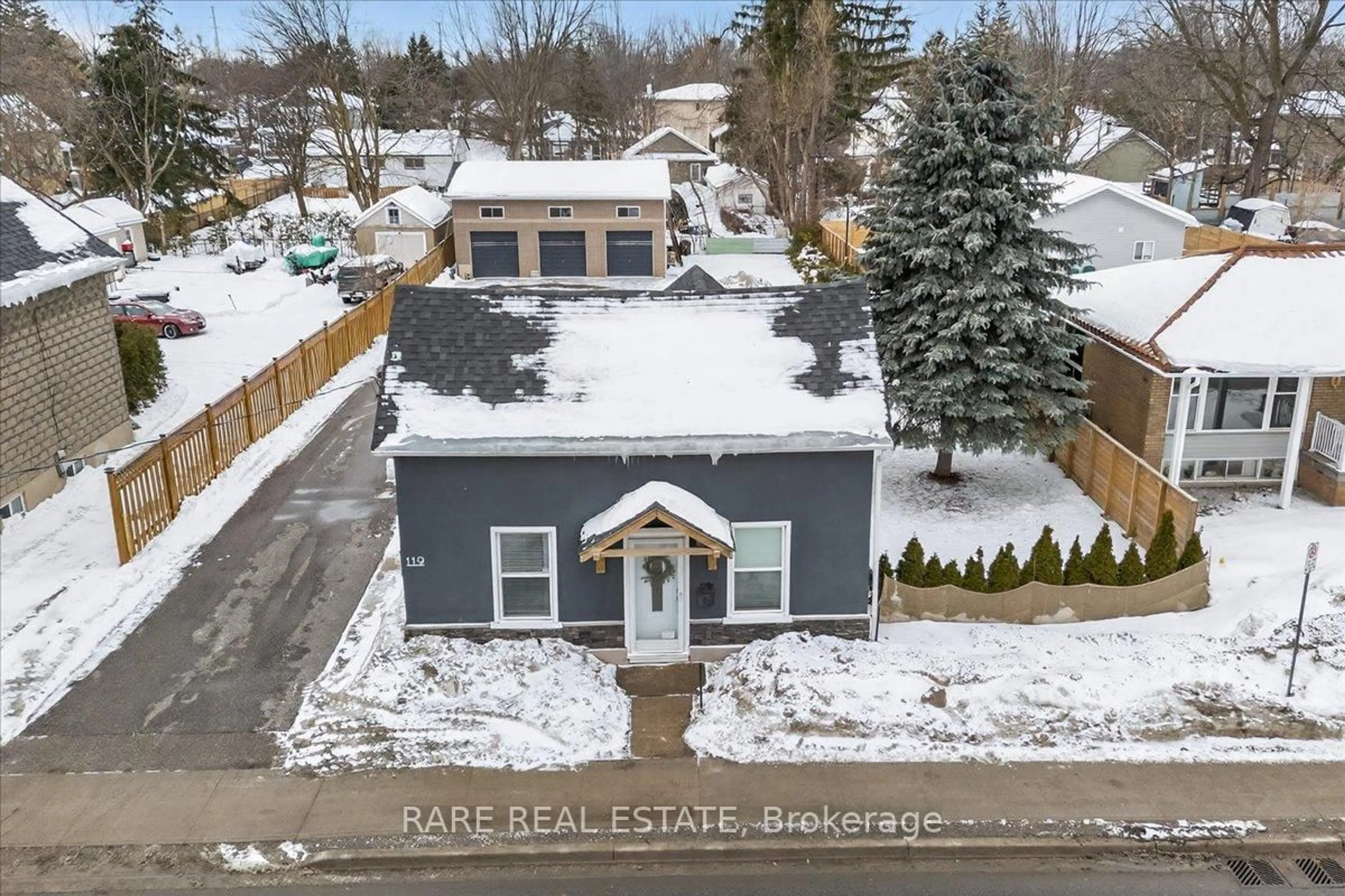 A pic from outside/outdoor area/front of a property/back of a property/a pic from drone, street for 119 Essa Rd, Barrie Ontario L4N 3K8