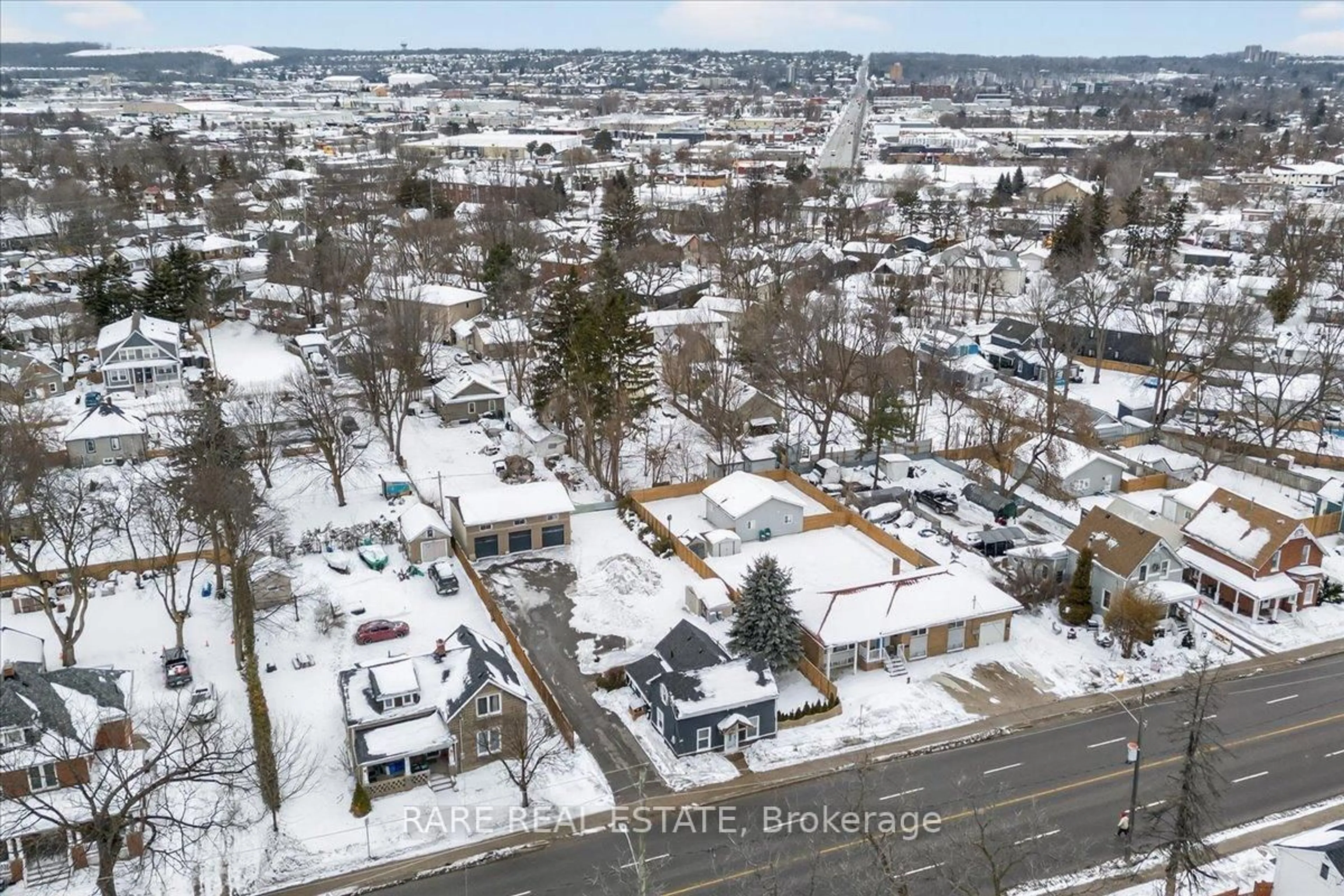 A pic from outside/outdoor area/front of a property/back of a property/a pic from drone, street for 119 Essa Rd, Barrie Ontario L4N 3K8