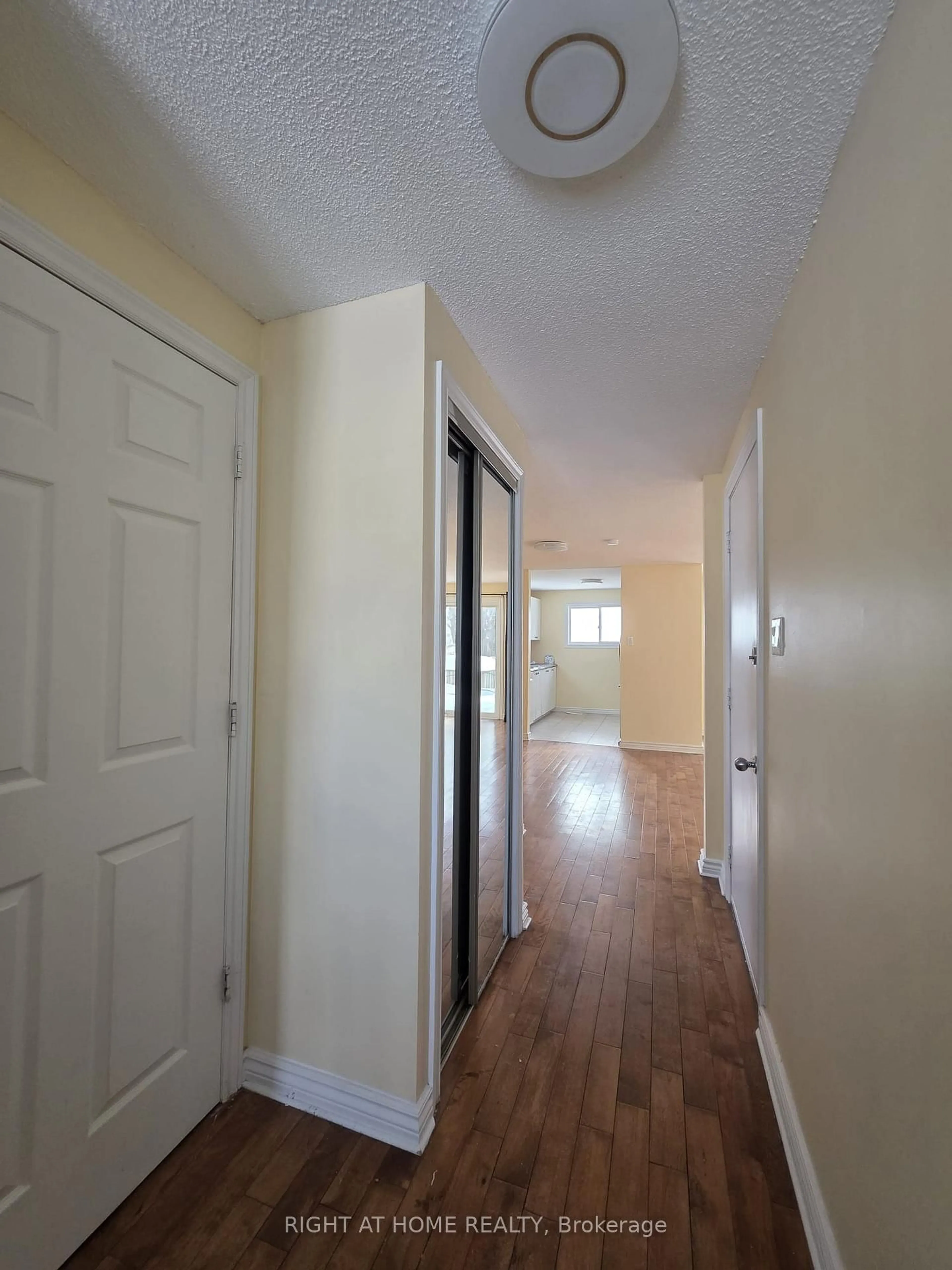 Unknown for 75 Corbett Dr, Barrie Ontario L4M 5V5