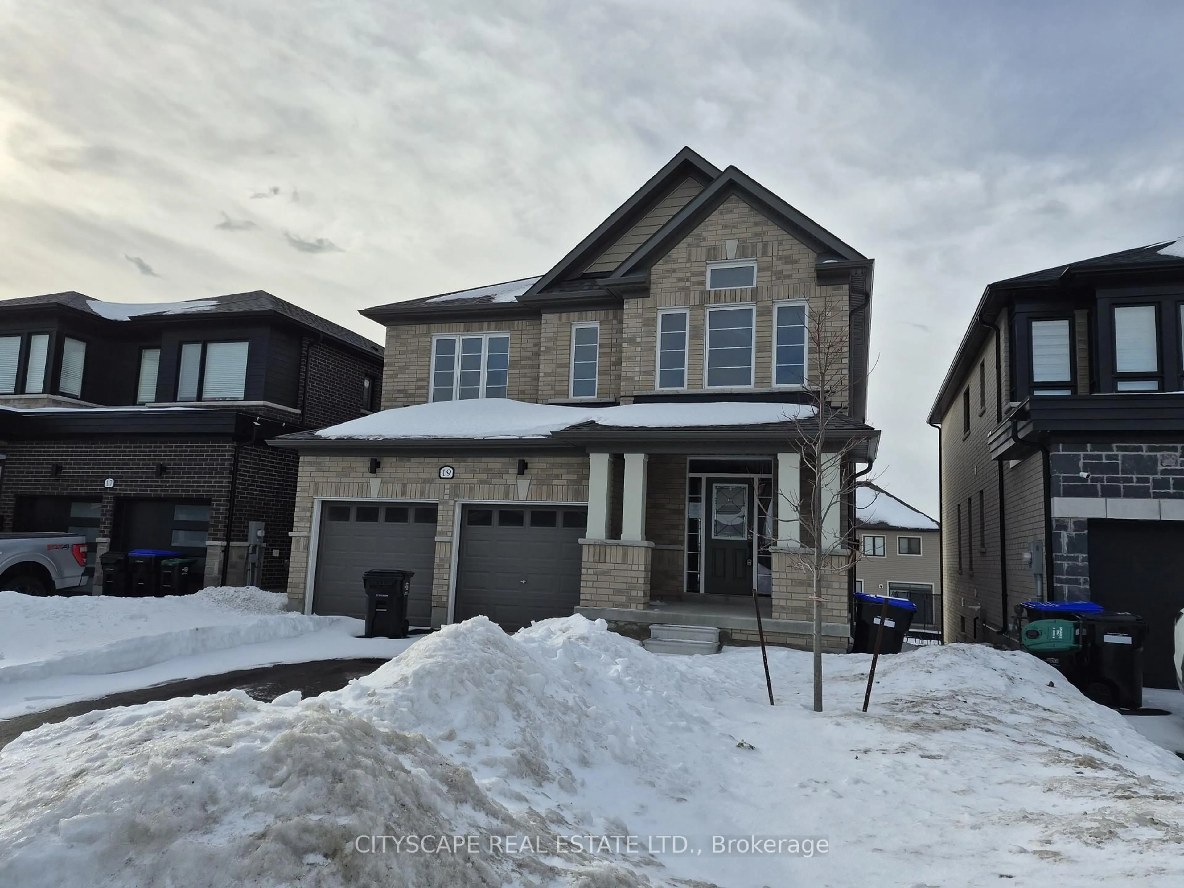 Home with brick exterior material, street for 19 Rosanne Circ, Wasaga Beach Ontario L9Z 0N4