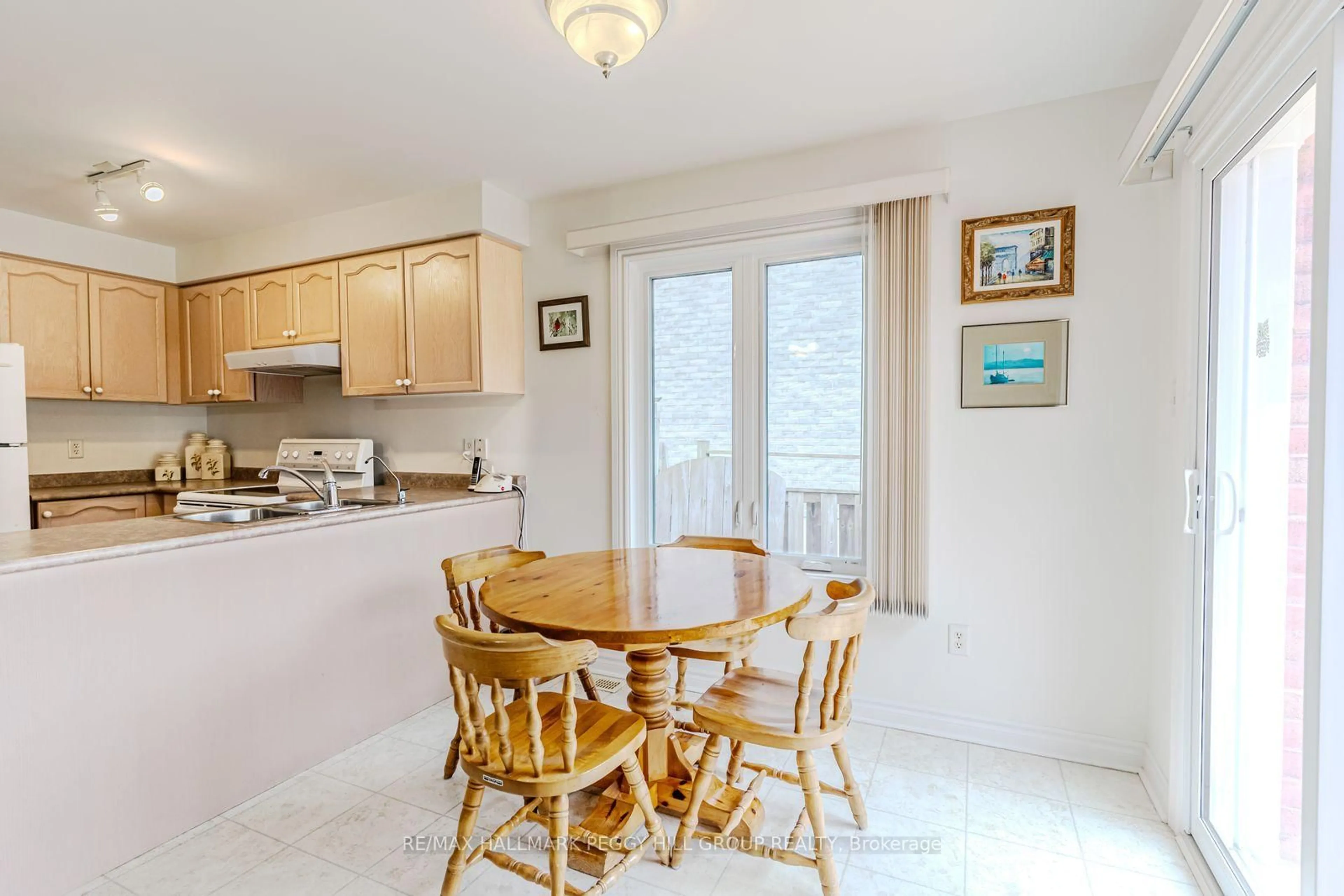 Dining room, unknown for 43 Cheltenham Rd, Barrie Ontario L4M 6R8