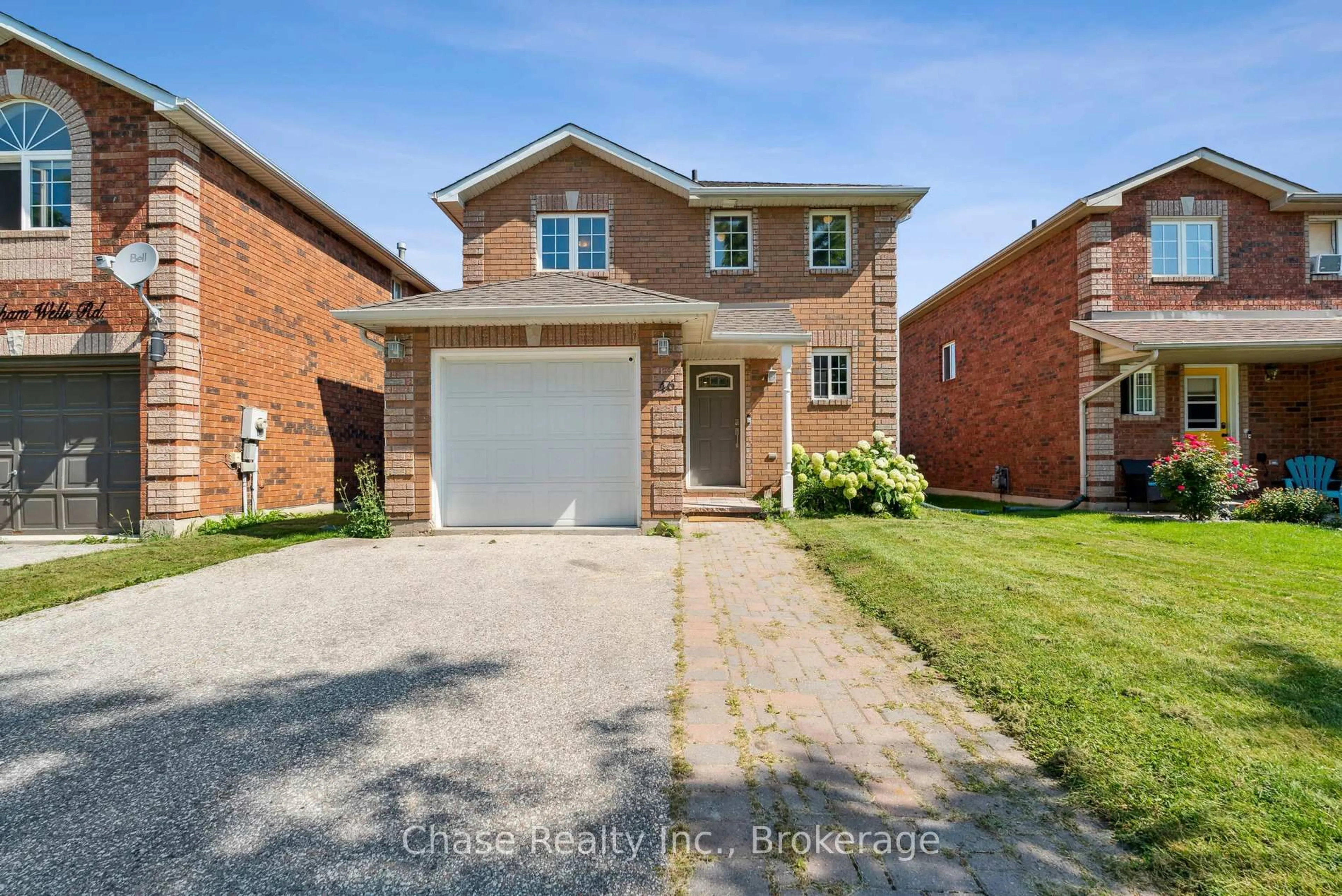 Home with brick exterior material, street for 46 Sydenham Wells, Barrie Ontario L4M 6R4