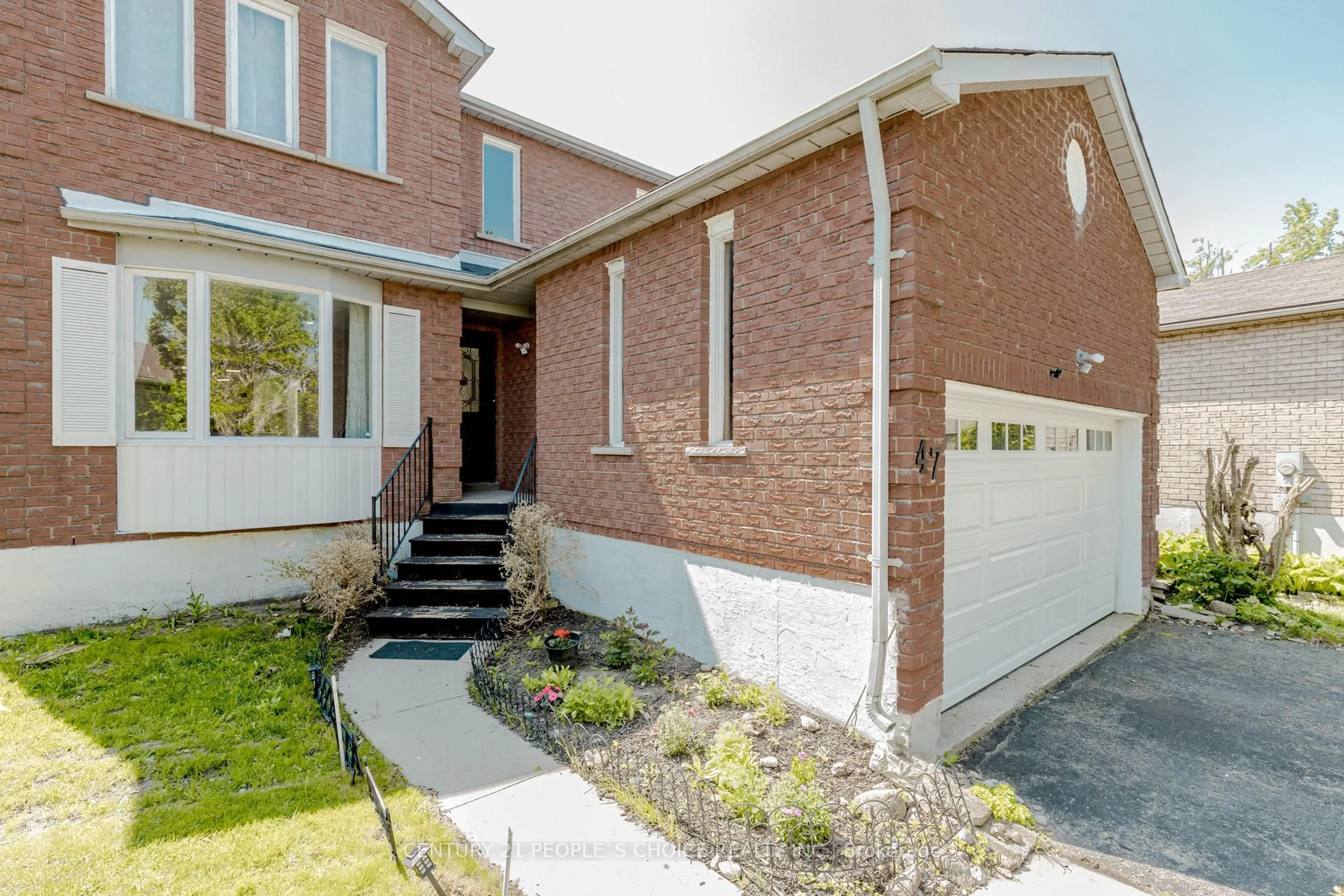 Home with brick exterior material, street for 47 Blair Cres, Barrie Ontario L4M 5Y6