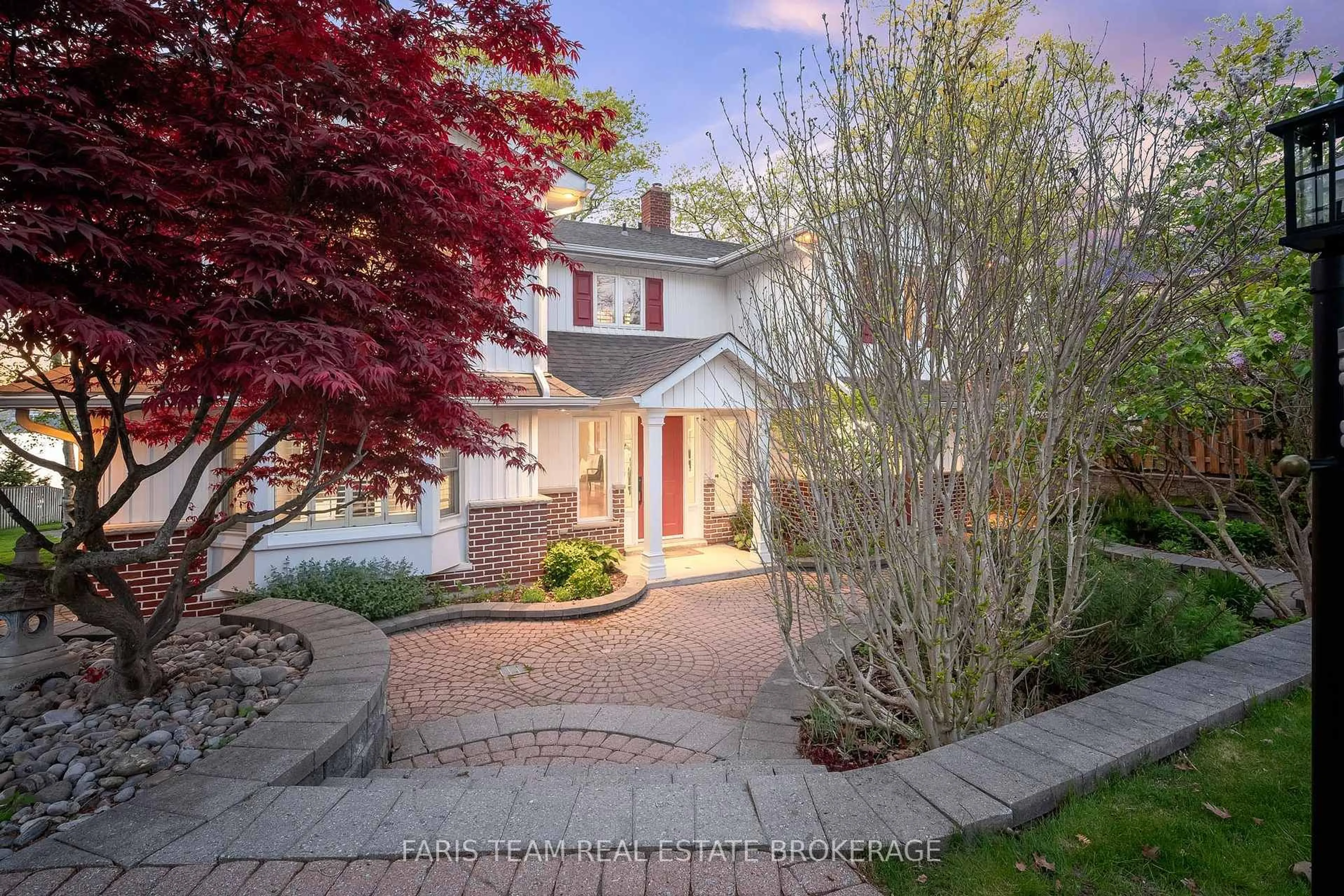 Unknown for 10 White Oaks Rd, Barrie Ontario L4N 4C1