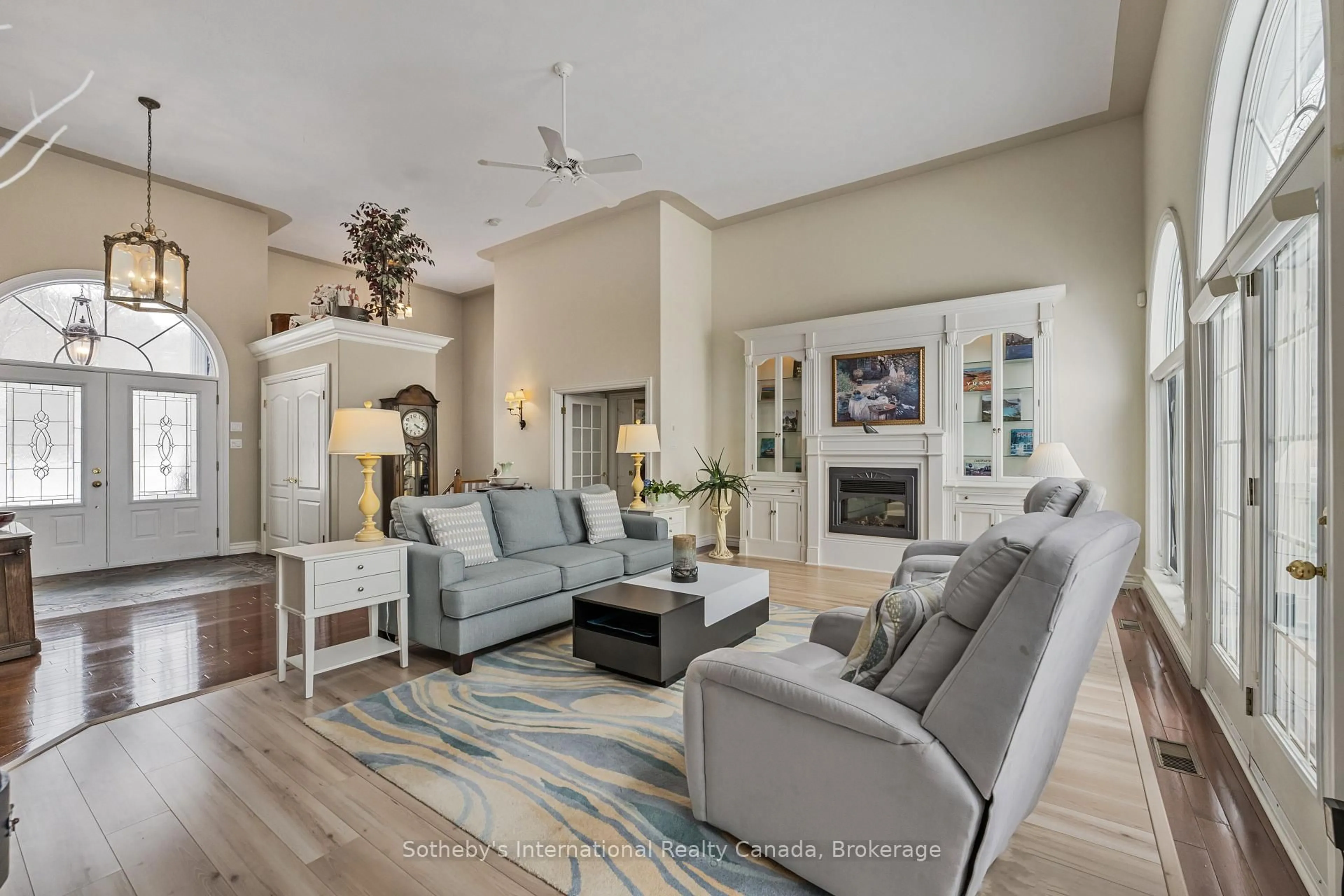 Living room with furniture, unknown for 679 Sandy Bay Rd, Tiny Ontario L9M 0H6