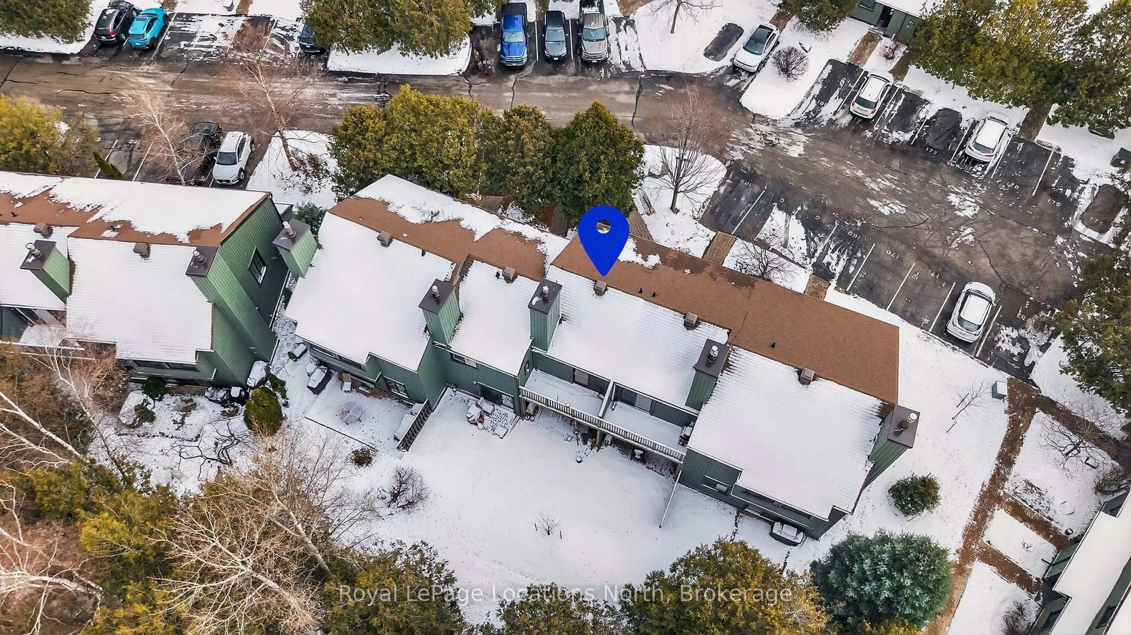 A pic from outside/outdoor area/front of a property/back of a property/a pic from drone, unknown for 167 Escarpment Cres, Collingwood Ontario L9Y 5B4