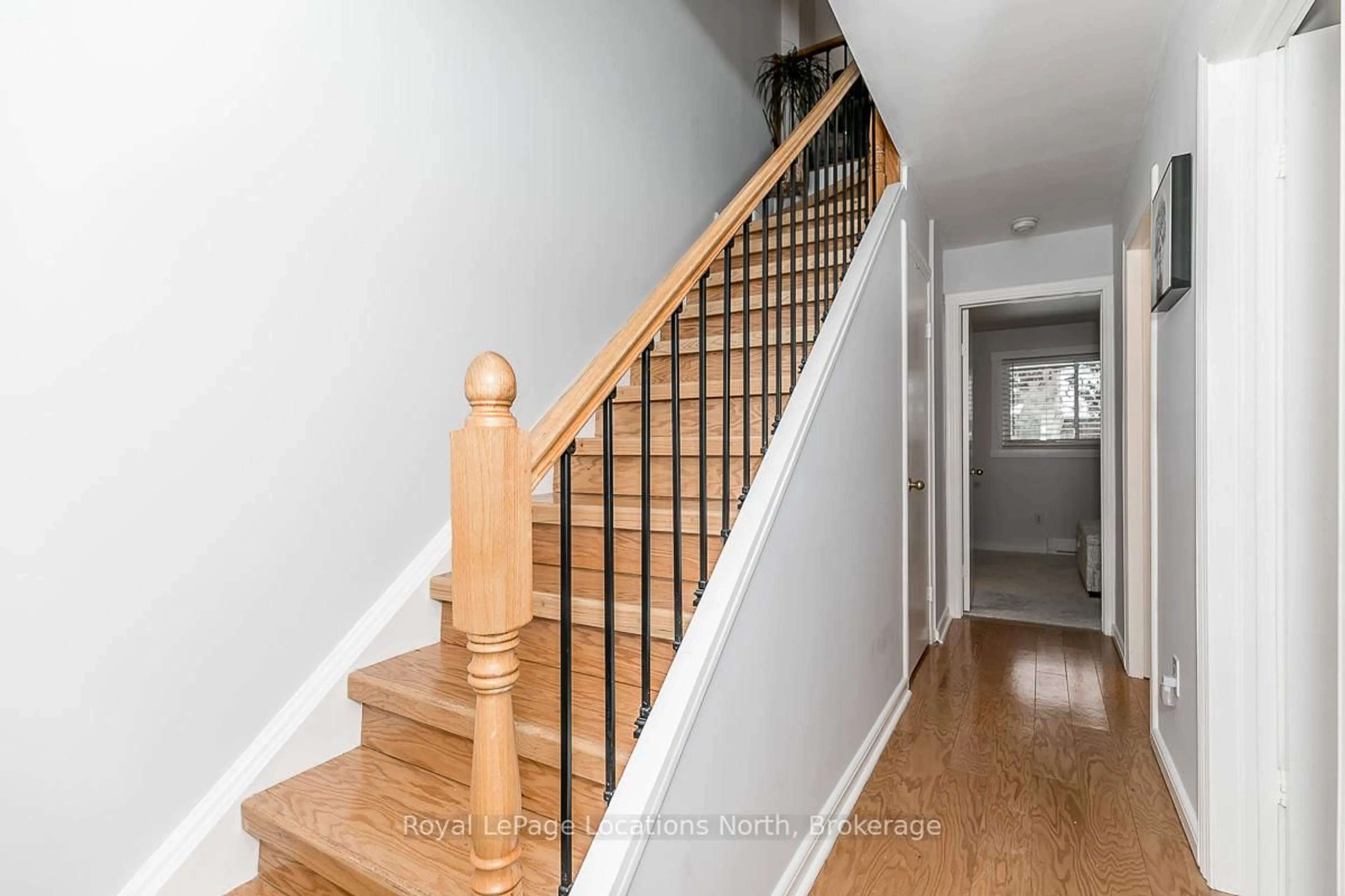 Stairs for 167 Escarpment Cres, Collingwood Ontario L9Y 5B4