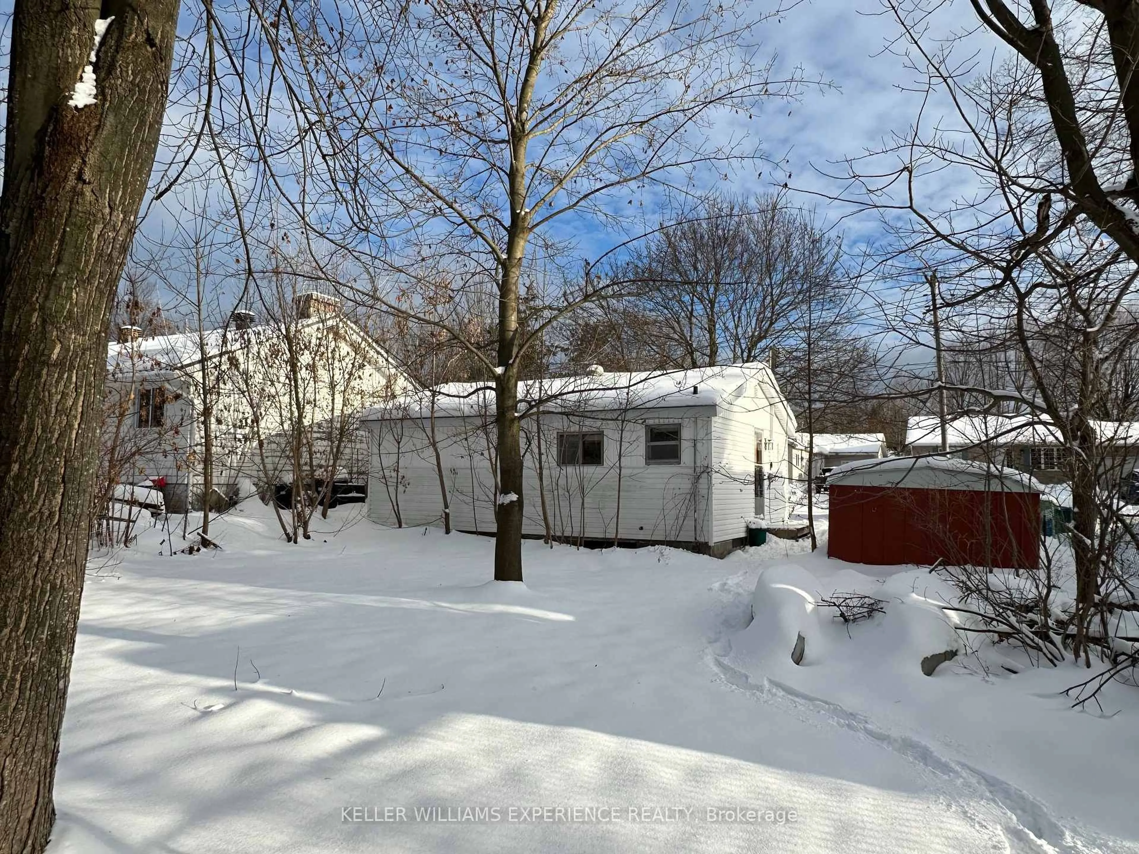 Shed for 348 NORENE St, Midland Ontario L4R 4C2