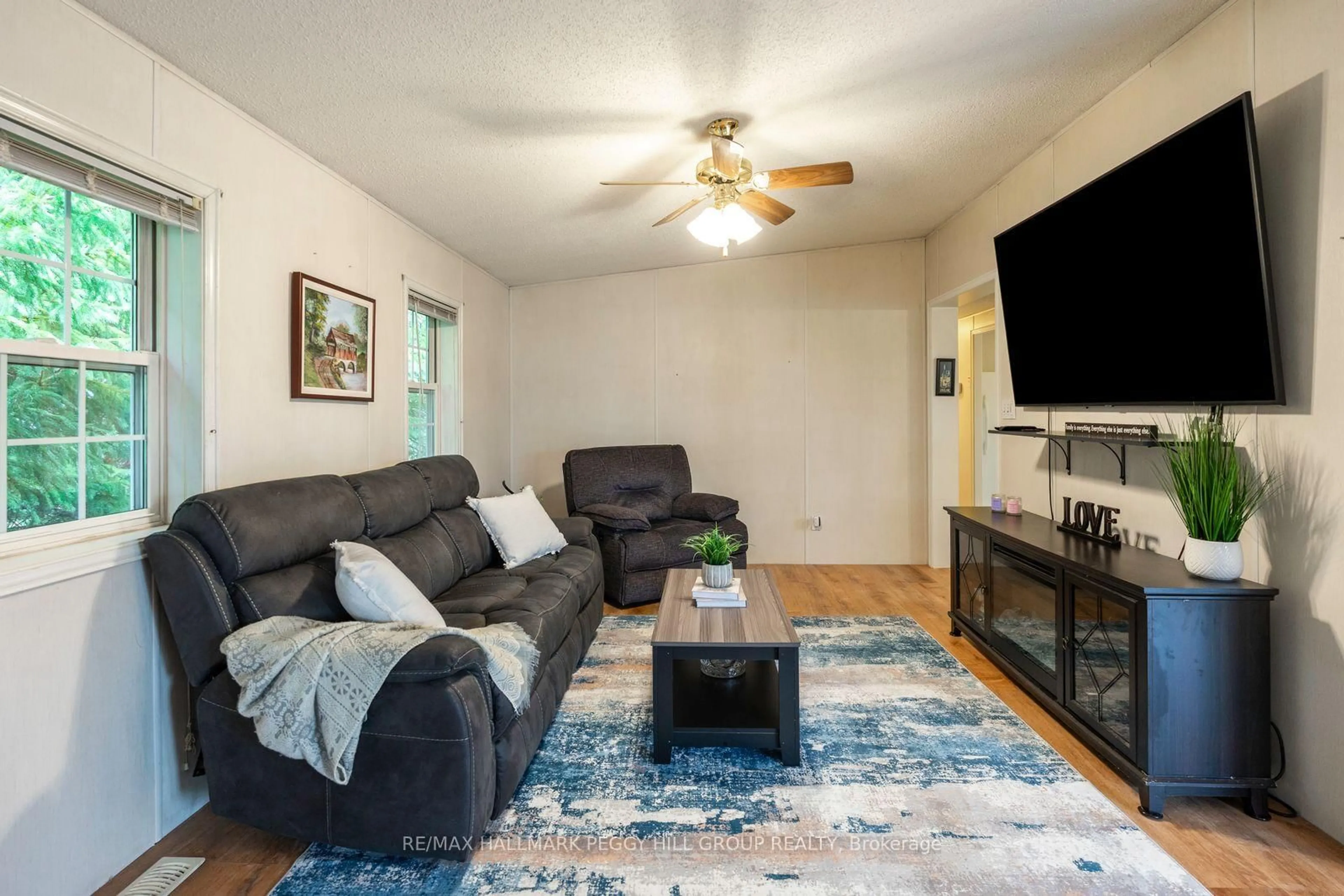 Living room with furniture, unknown for 30 Jane St, Oro-Medonte Ontario L3V 0P9