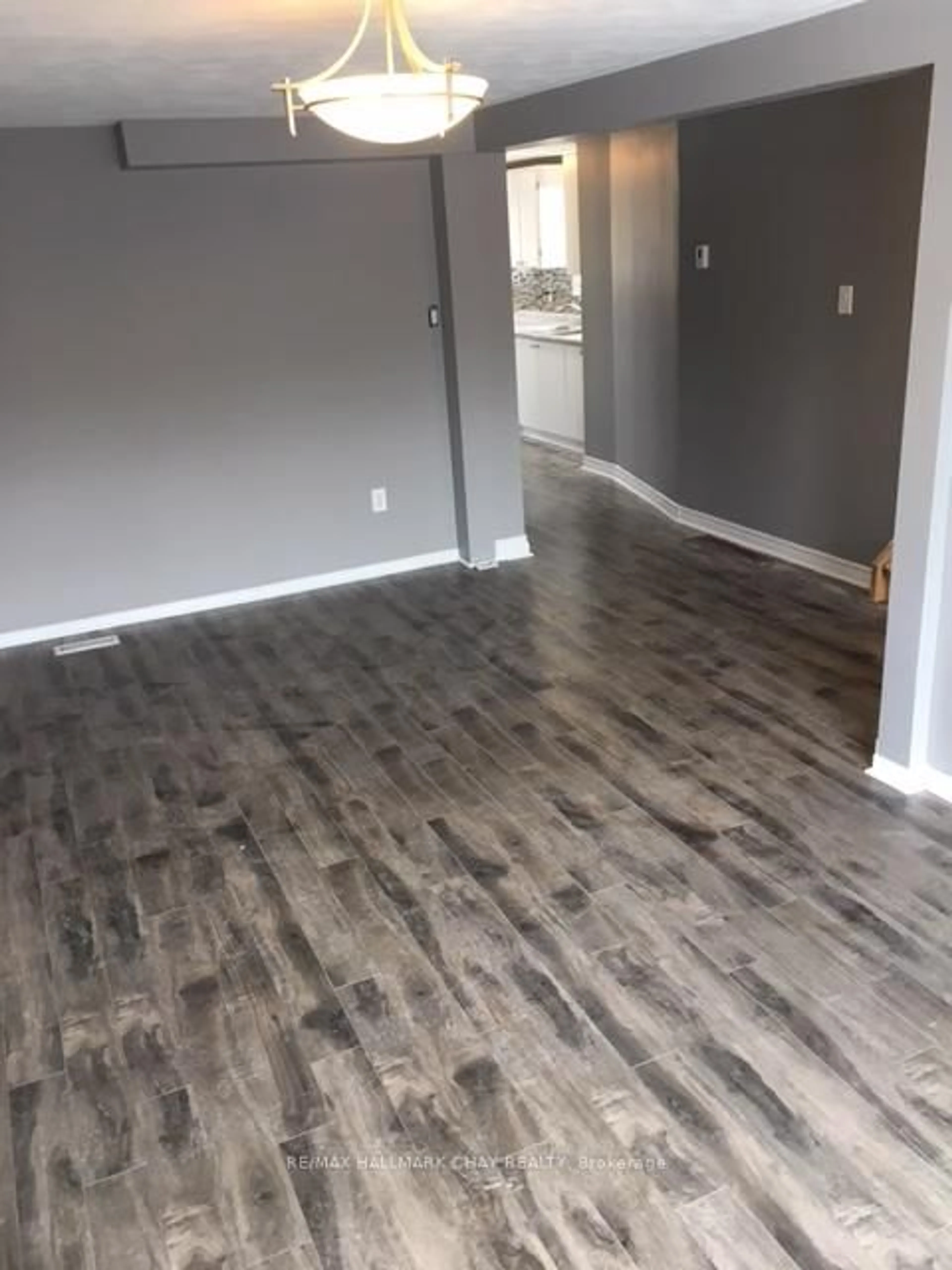 A pic of a room for 61 Corbett Dr, Barrie Ontario L4M 5V6