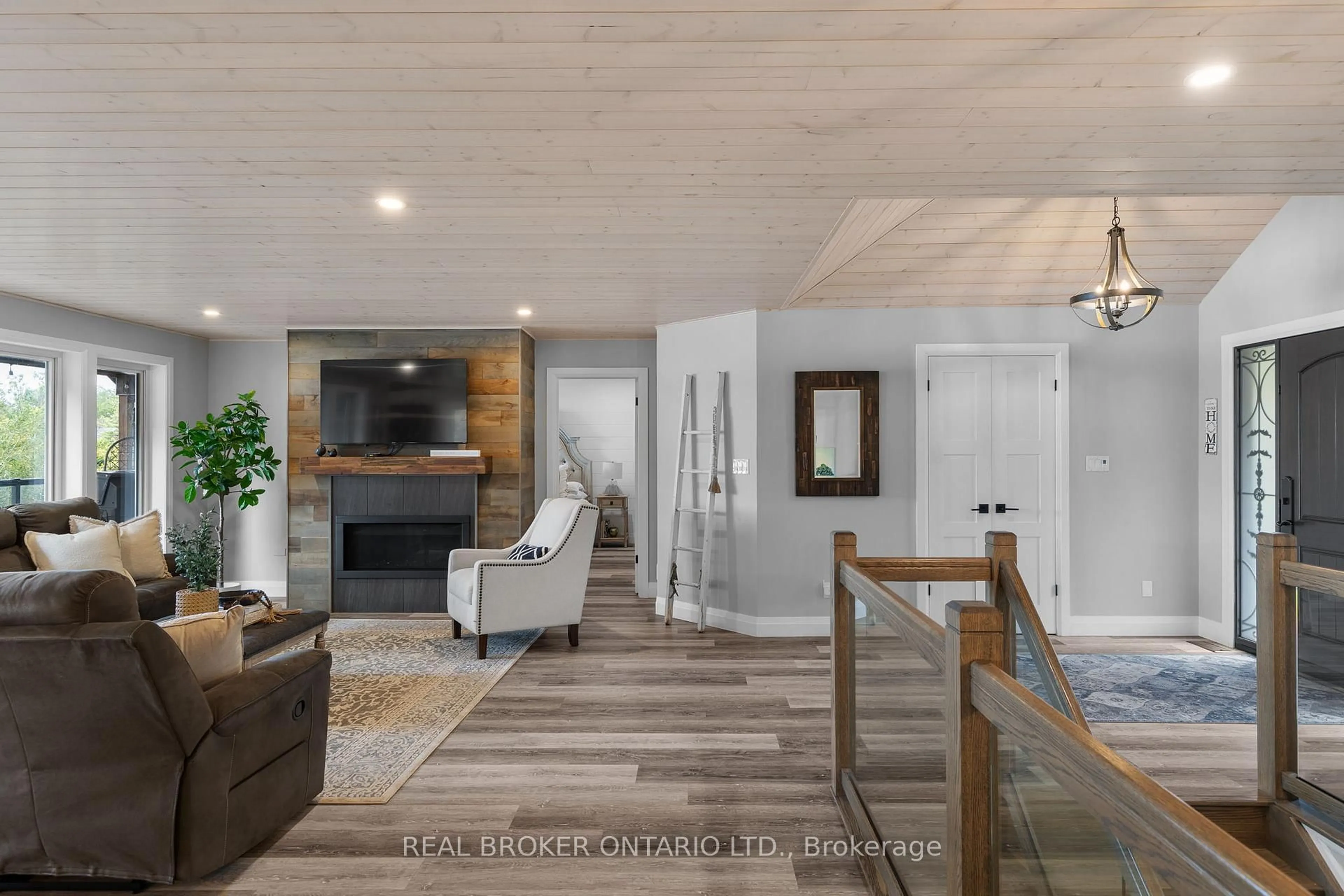 Unknown for 241 Eight Mile Pt, Oro-Medonte Ontario L3V 6H1